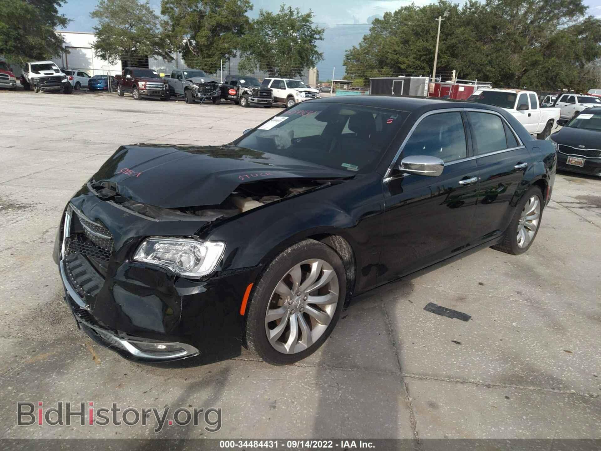 2018 CHRYSLER 300 - VIN: 2C3CCAEG8JH148656 - Фото 2