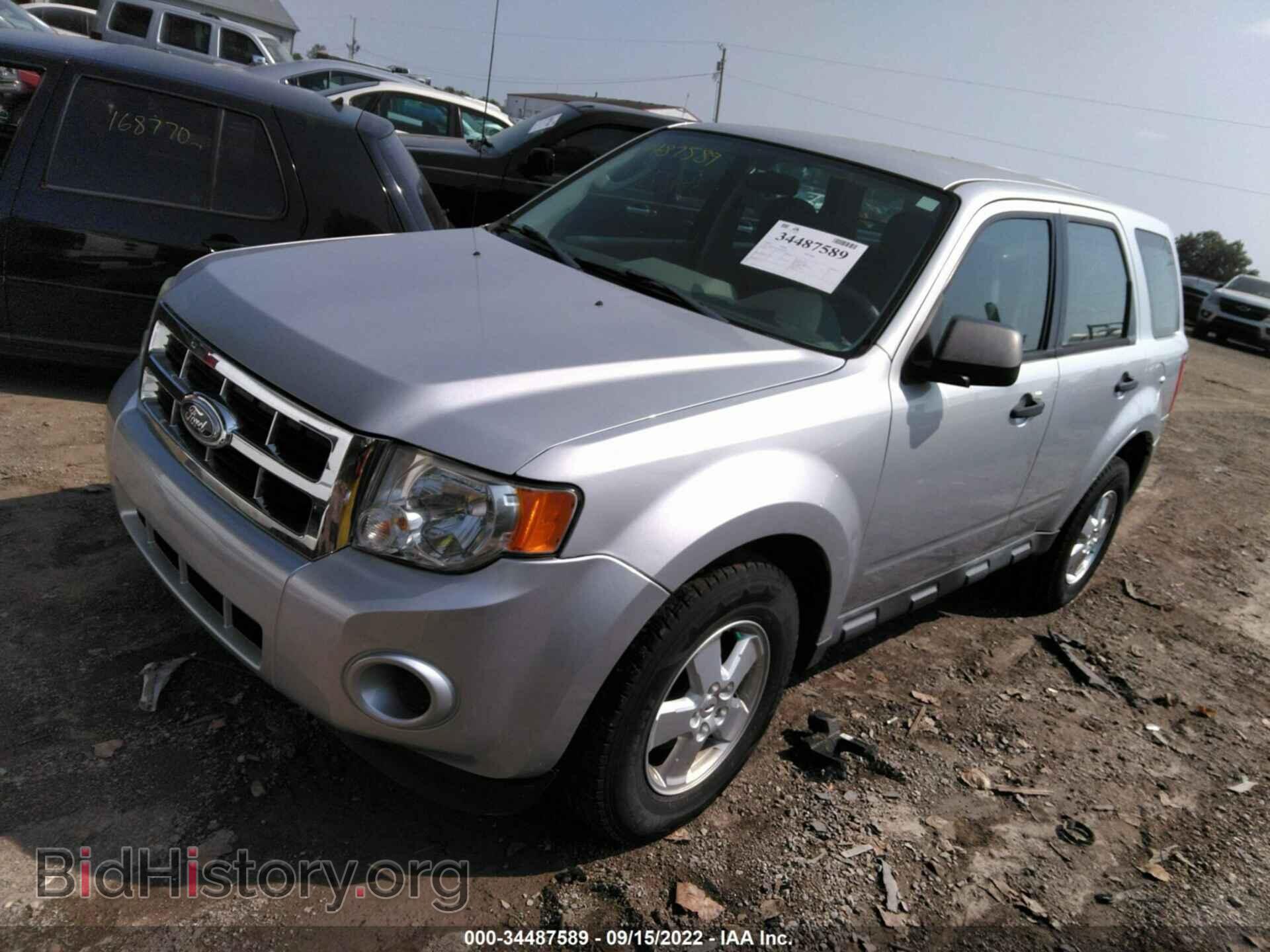 2010 Ford ESCAPE (VIN 1FMCU9C72AKD33557) — фото 2 из 11