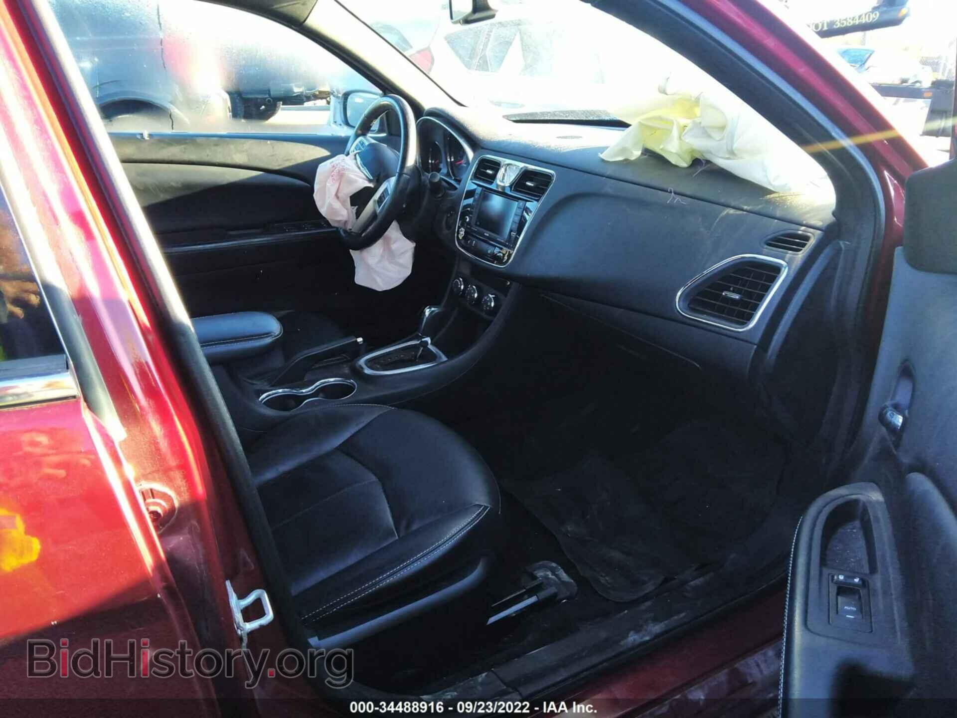 2011 CHRYSLER 200 - VIN: 1C3BC2FBXBN600894 - Photo 5