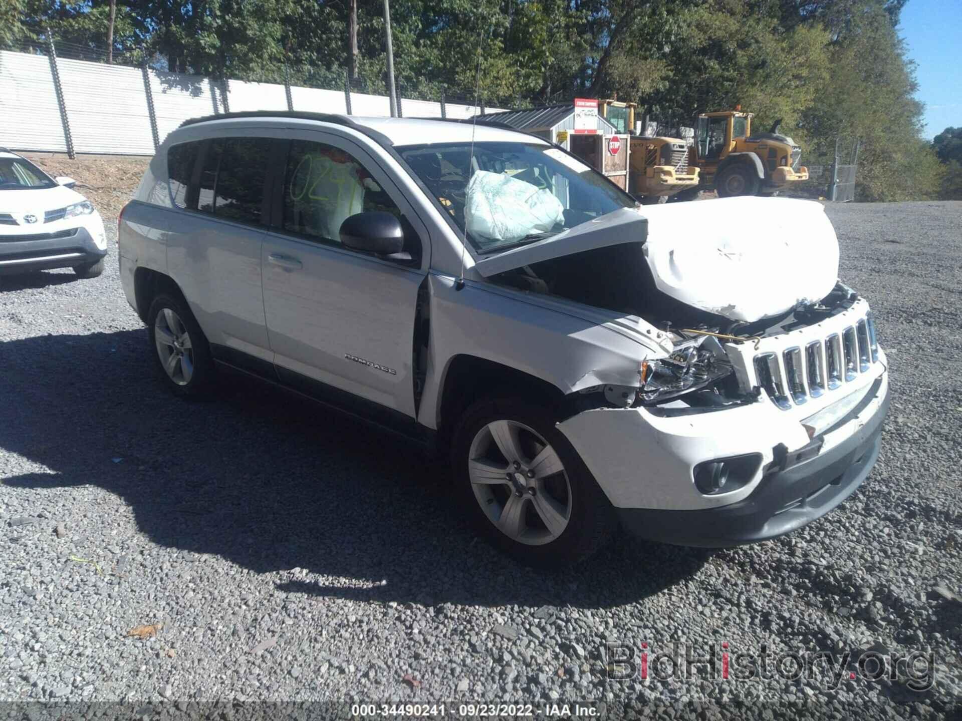 Photo 1J4NT1FA1BD287356 - JEEP COMPASS 2011