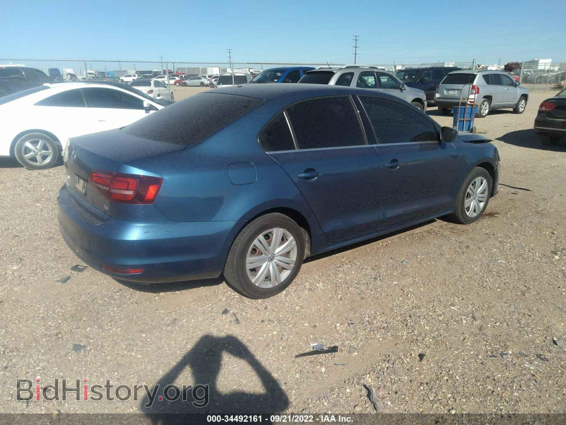 2017 VOLKSWAGEN JETTA - VIN: 3VW2B7AJ2HM412882 - Фото 4