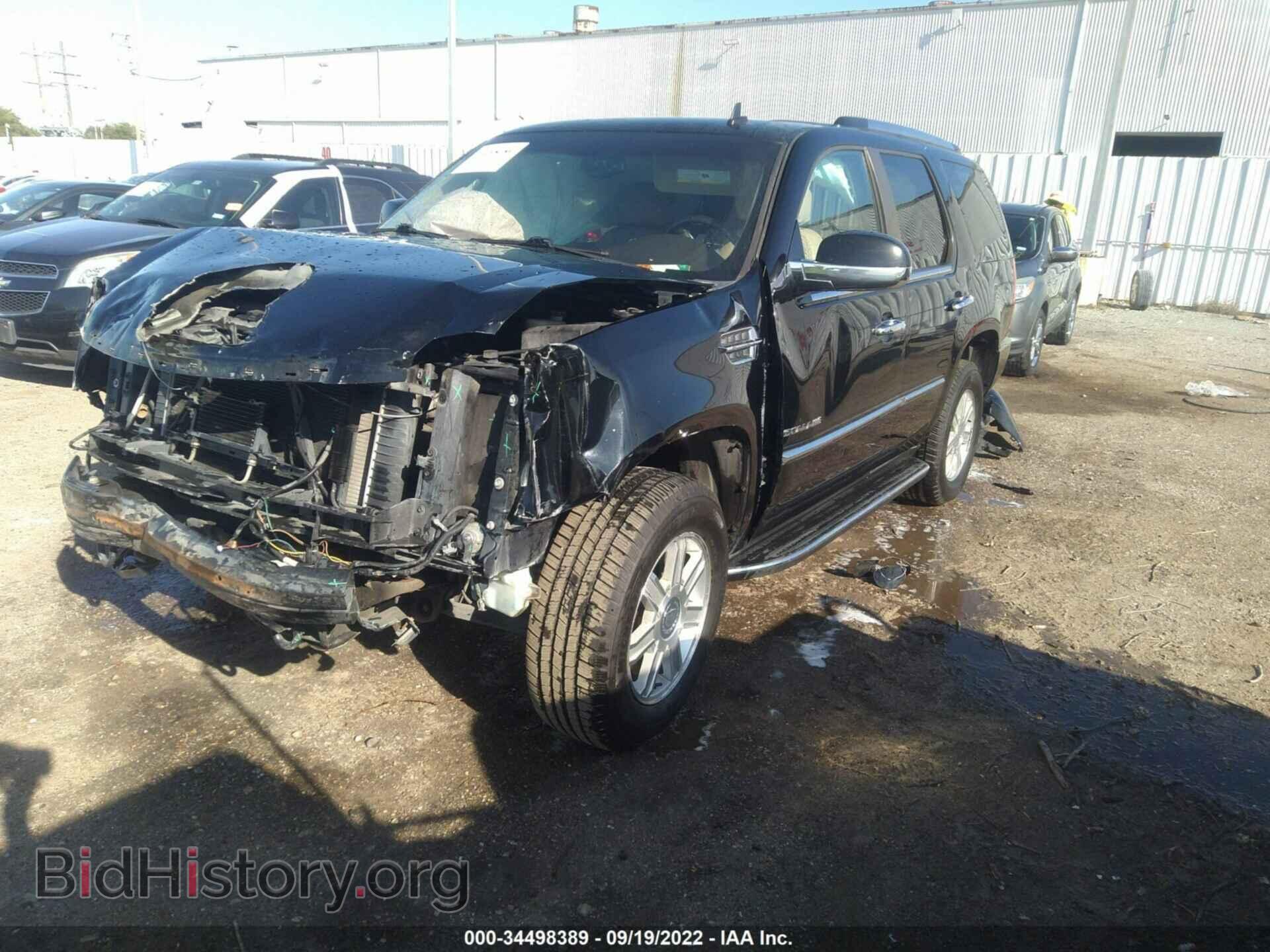 2011 CADILLAC ESCALADE - VIN: 1GYS4AEF1BR265339 - Фото 2