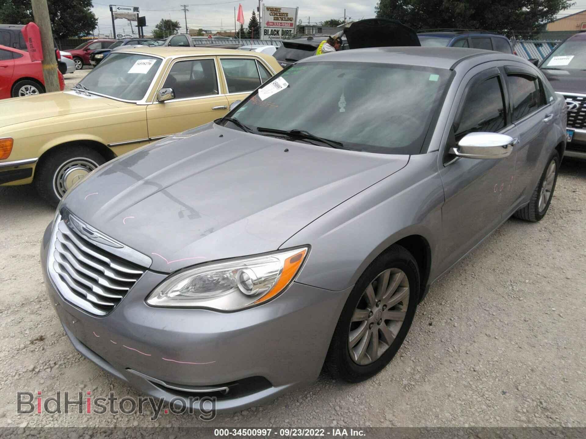 2013 CHRYSLER 200 - VIN: 1C3CCBCG3DN622758 - Фото 2