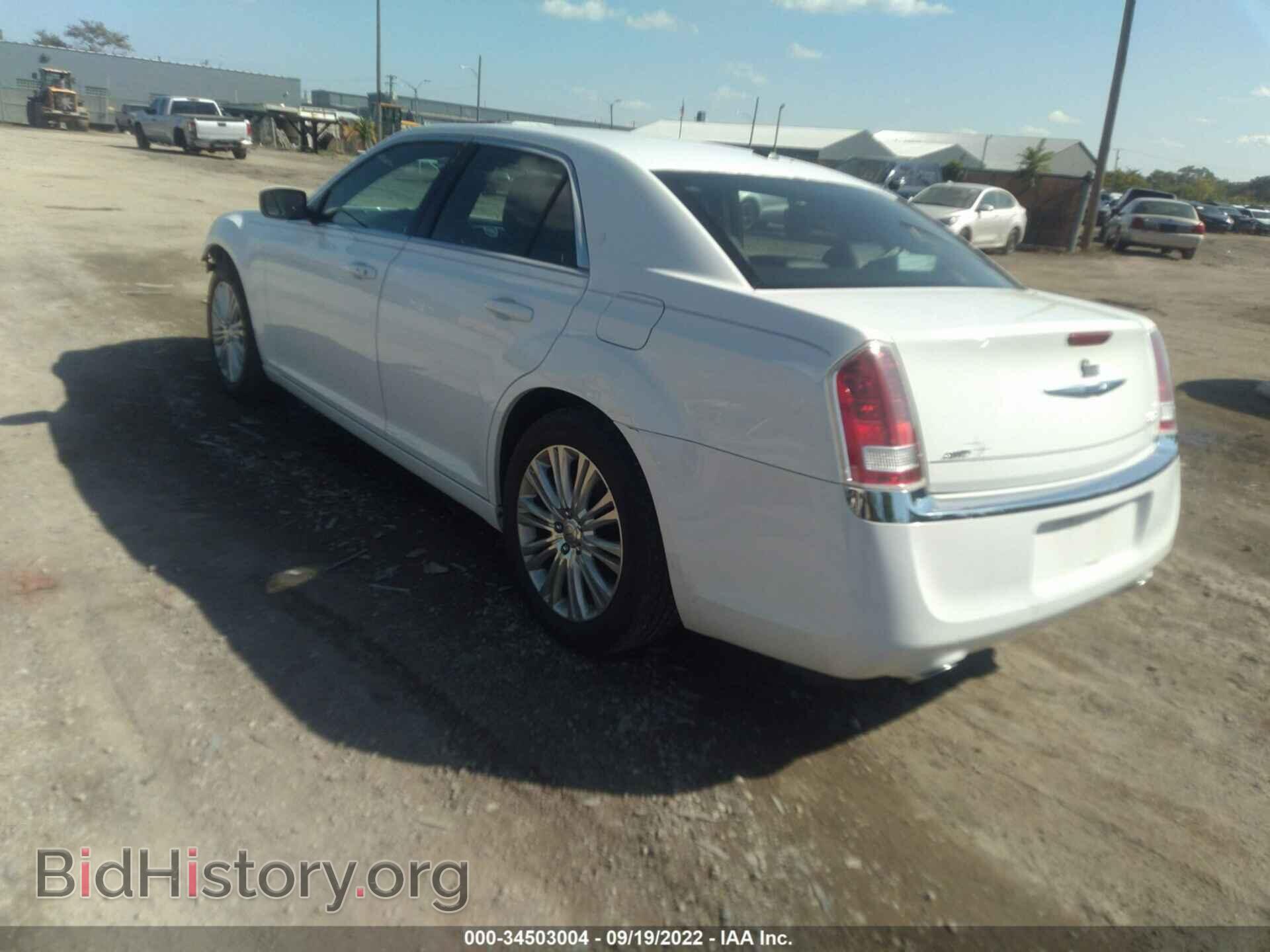 2013 CHRYSLER 300 - VIN: 2C3CCARG3DH604335 - Фото 3