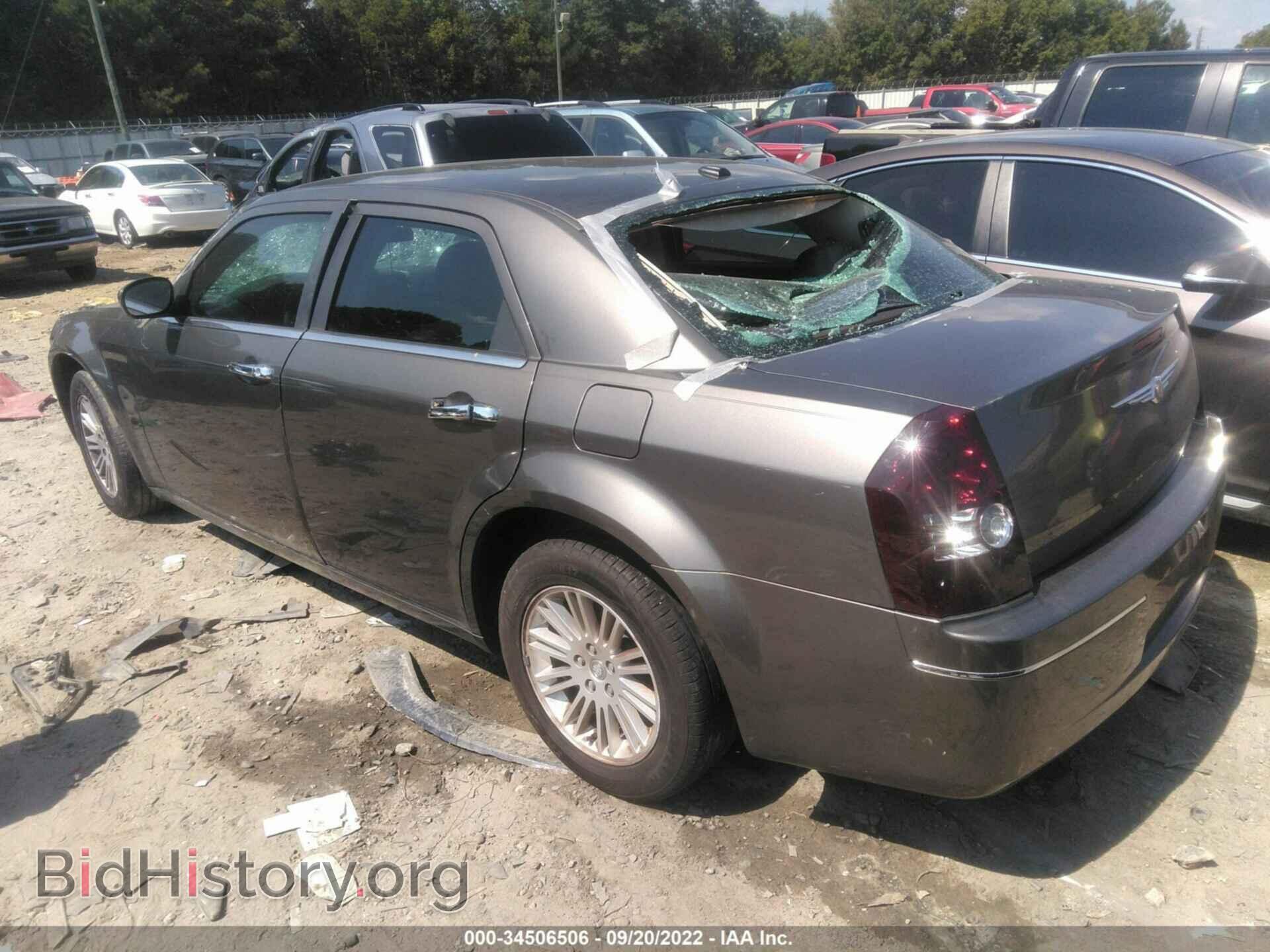2010 CHRYSLER 300 - VIN: 2C3CA5CV7AH220803 - Фото 3
