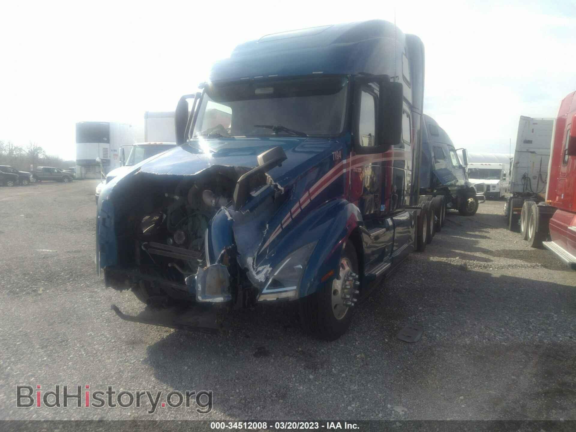 2020 VOLVO VNL - VIN: 4V4NC9EH0LN238507 - Фото 2