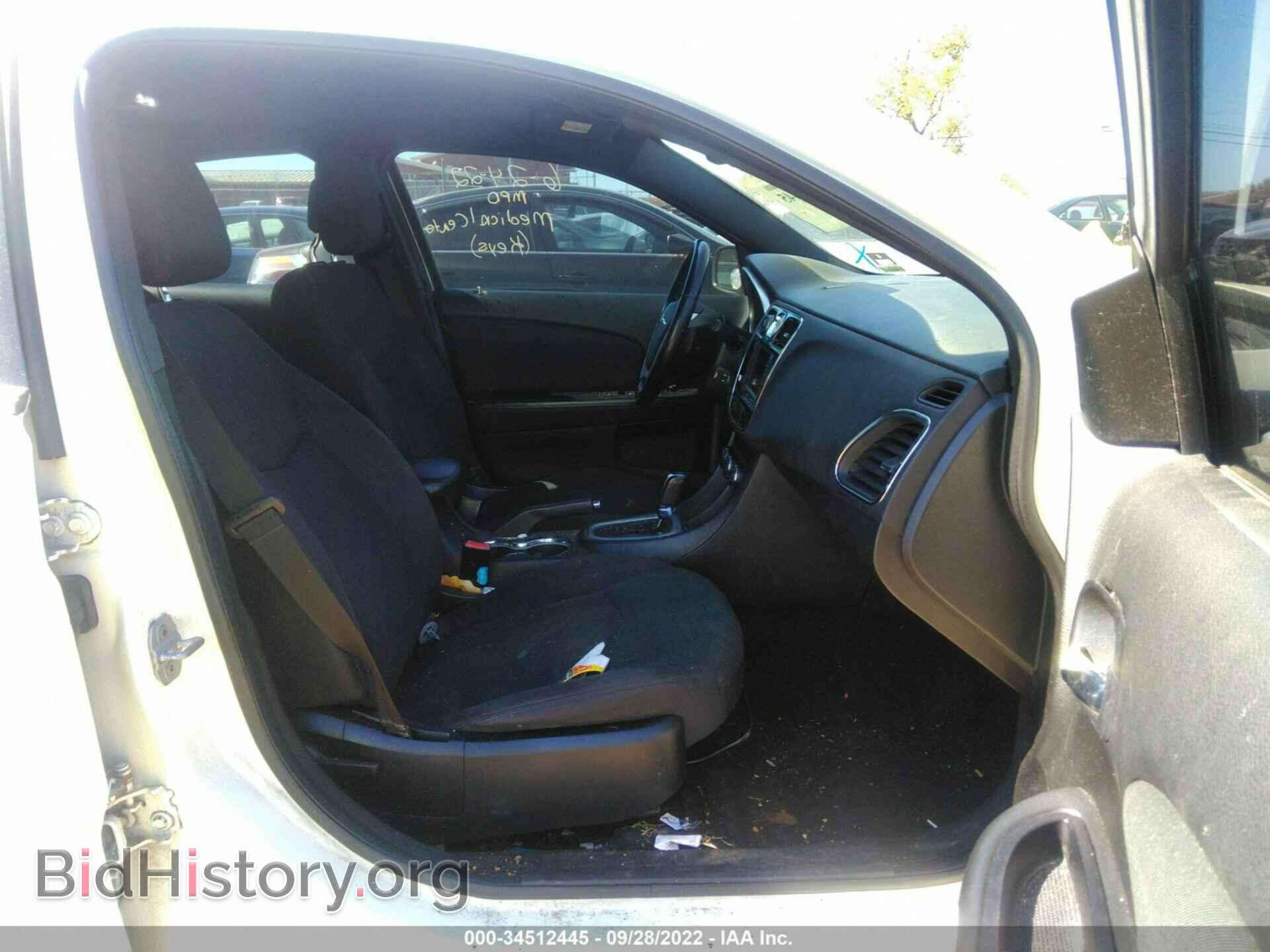 2011 CHRYSLER 200 - VIN: 1C3BC1FB5BN520493 - Фото 5
