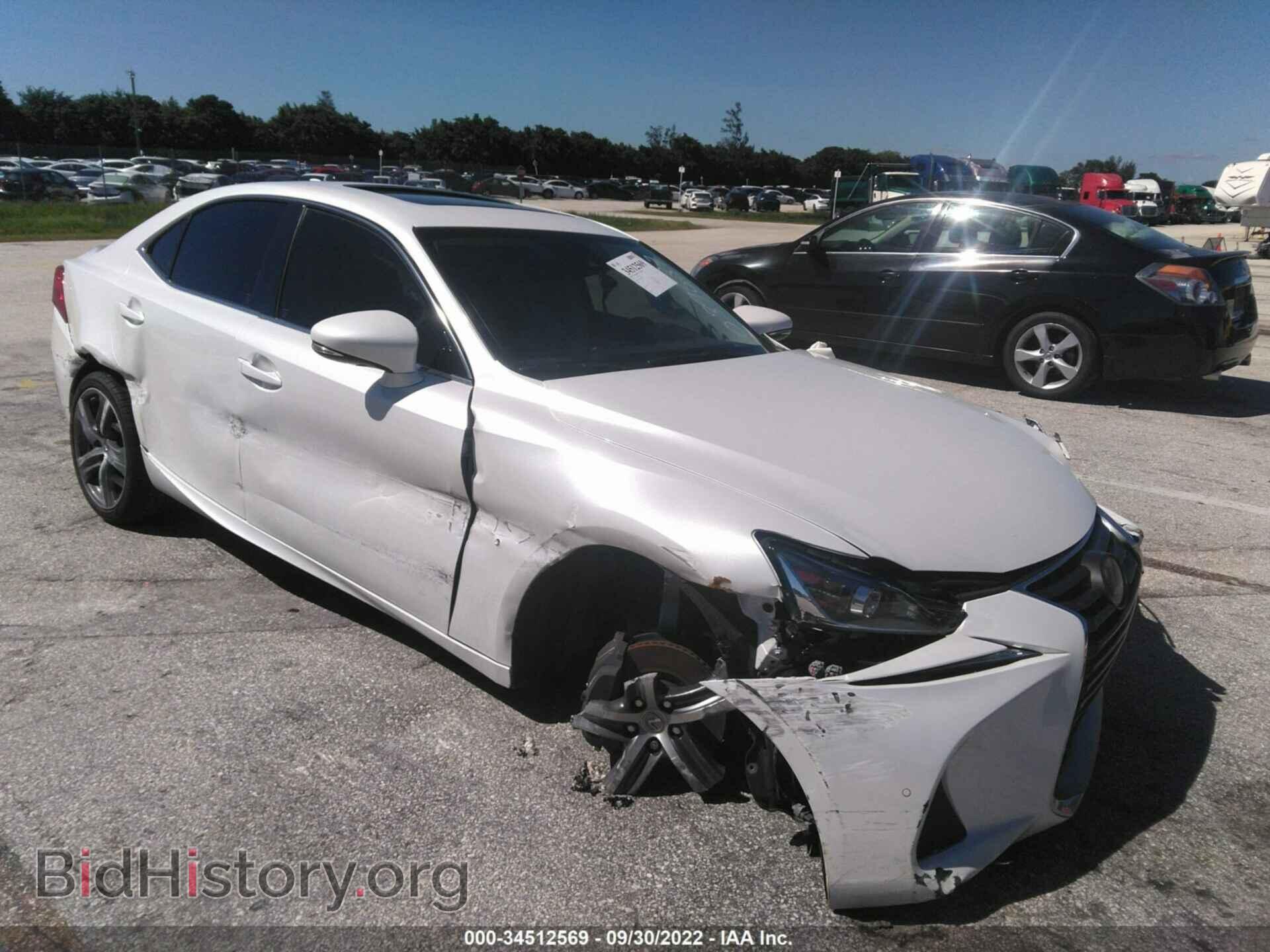Photo JTHBA1D27H5039687 - LEXUS IS 2017