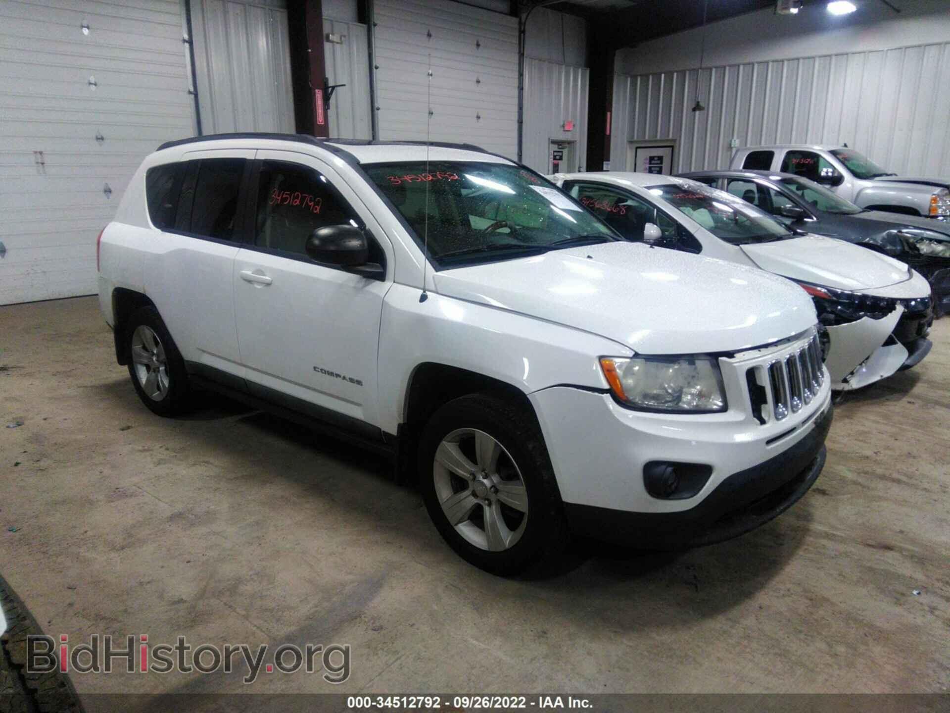 Photo 1J4NF1FB9BD266612 - JEEP COMPASS 2011
