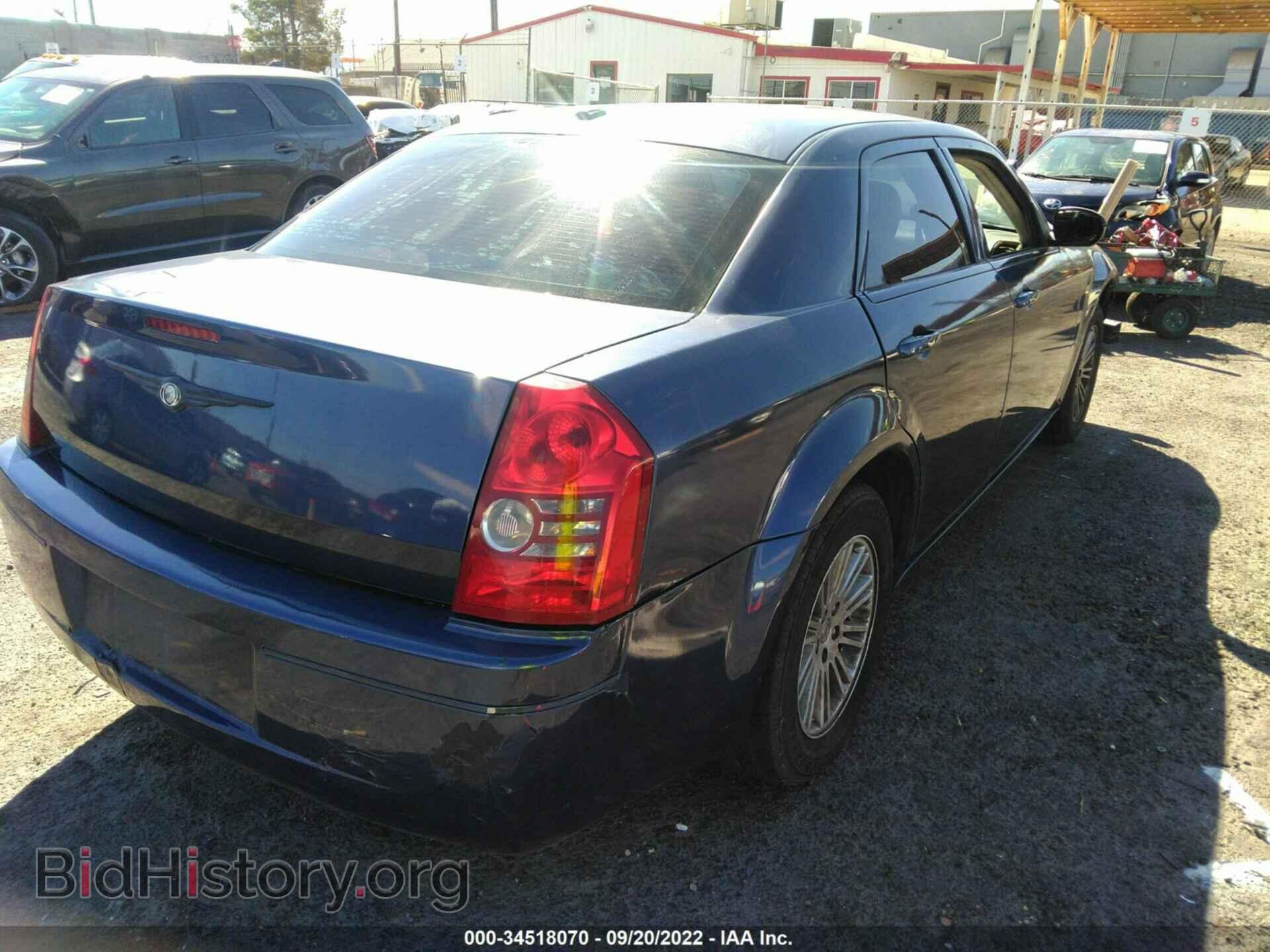 2010 CHRYSLER 300 - VIN: 2C3CA5CV7AH155306 - Фото 4