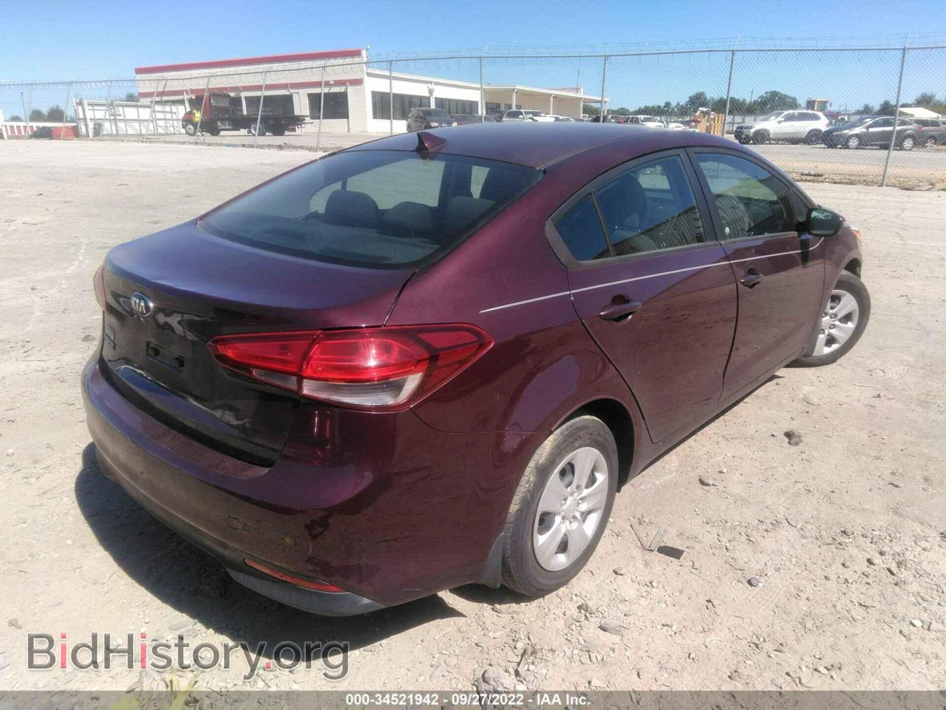 2017 KIA FORTE - VIN: 3KPFK4A74HE082910 - Photo 4