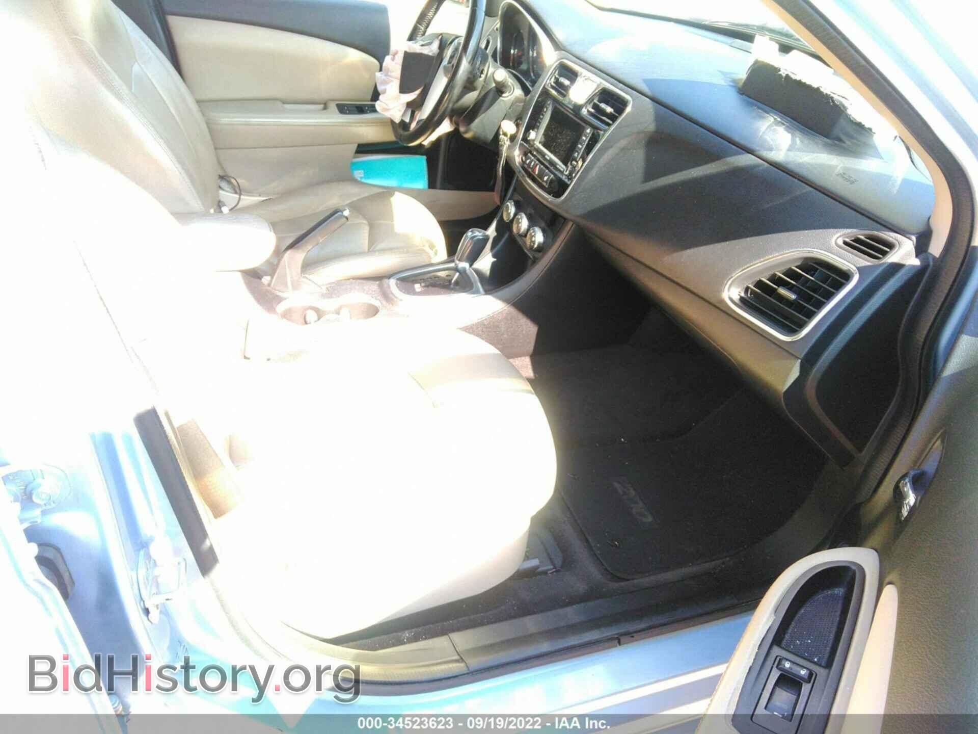 2012 CHRYSLER 200 - VIN: 1C3CCBCB1CN205805 - Фото 5