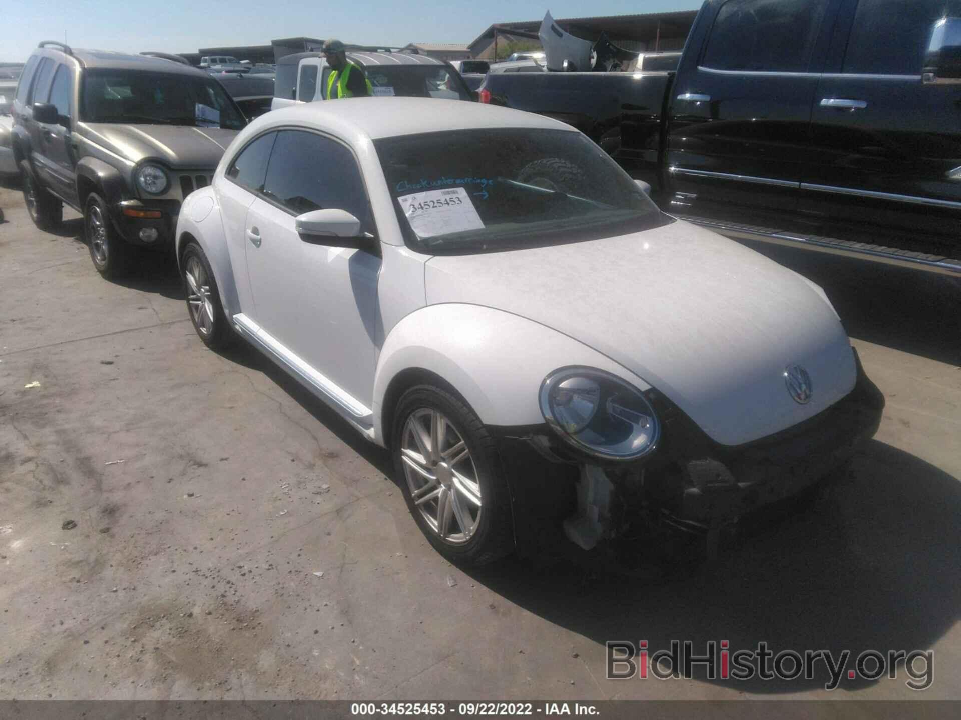 Photo 3VWJ07AT4GM600806 - VOLKSWAGEN BEETLE COUPE 2016