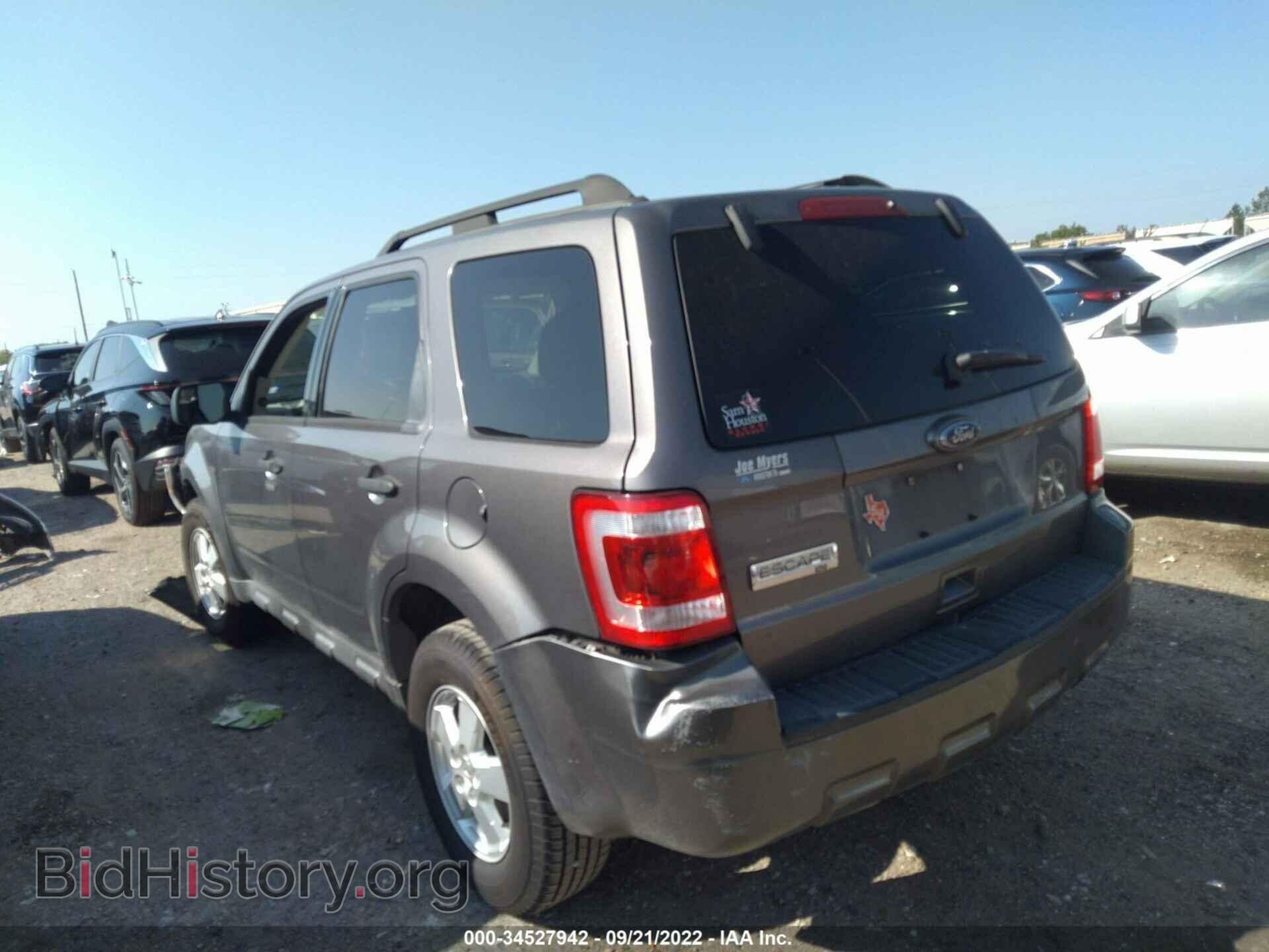 2011 FORD ESCAPE - VIN: 1FMCU0D71BKA67847 - Фото 3