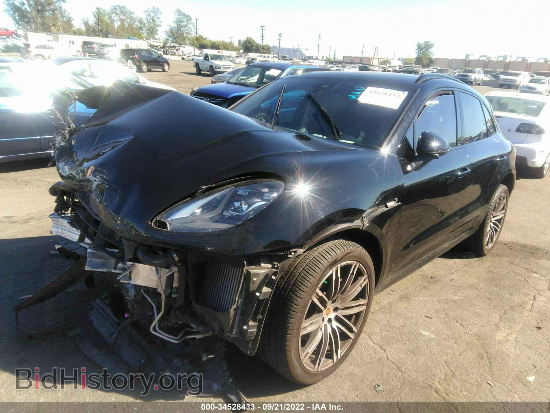 2017 PORSCHE MACAN - VIN: WP1AF2A52HLB61581 - Фото 2