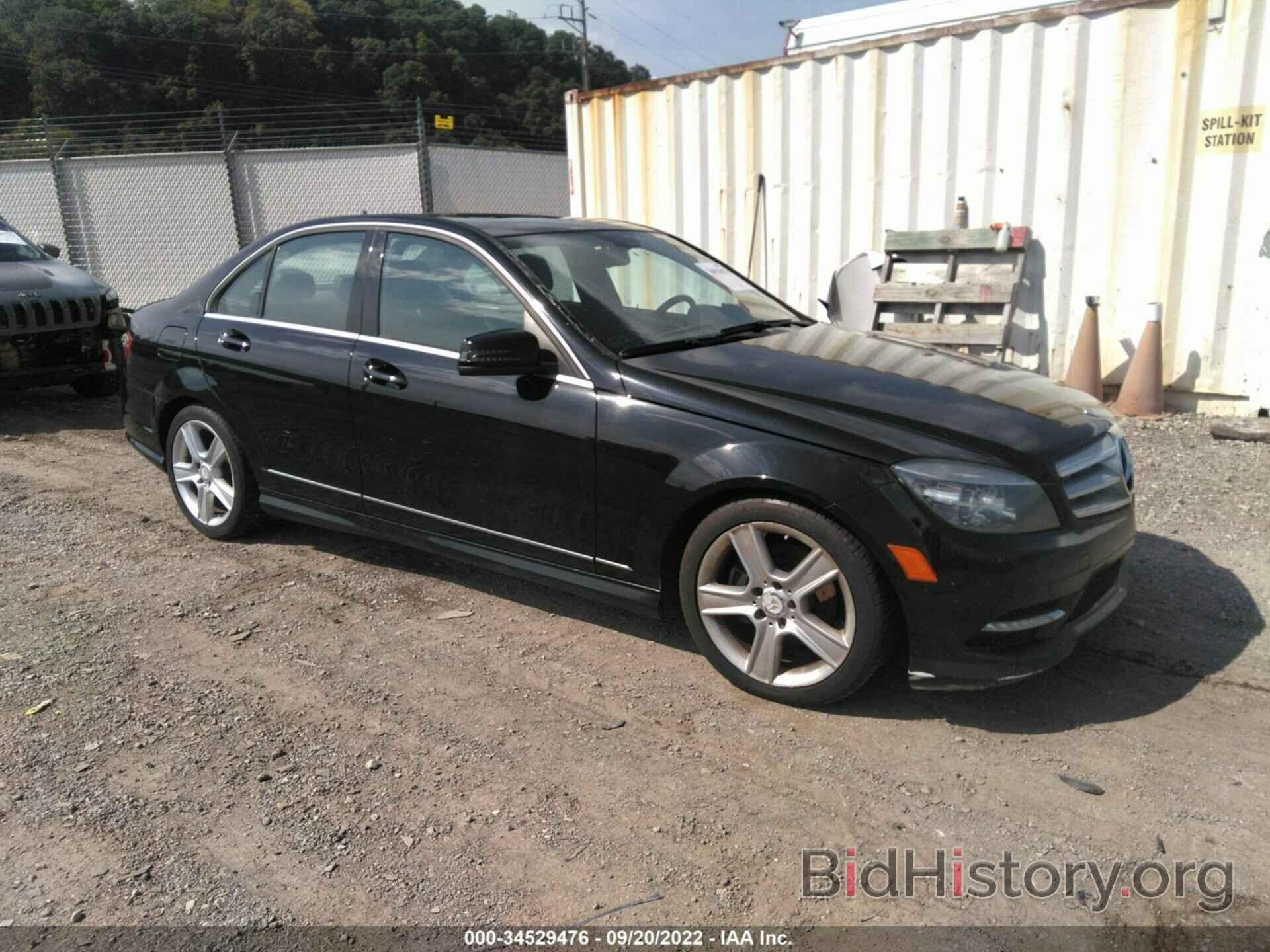 Photo WDDGF8BB4BR152345 - MERCEDES-BENZ C-CLASS 2011