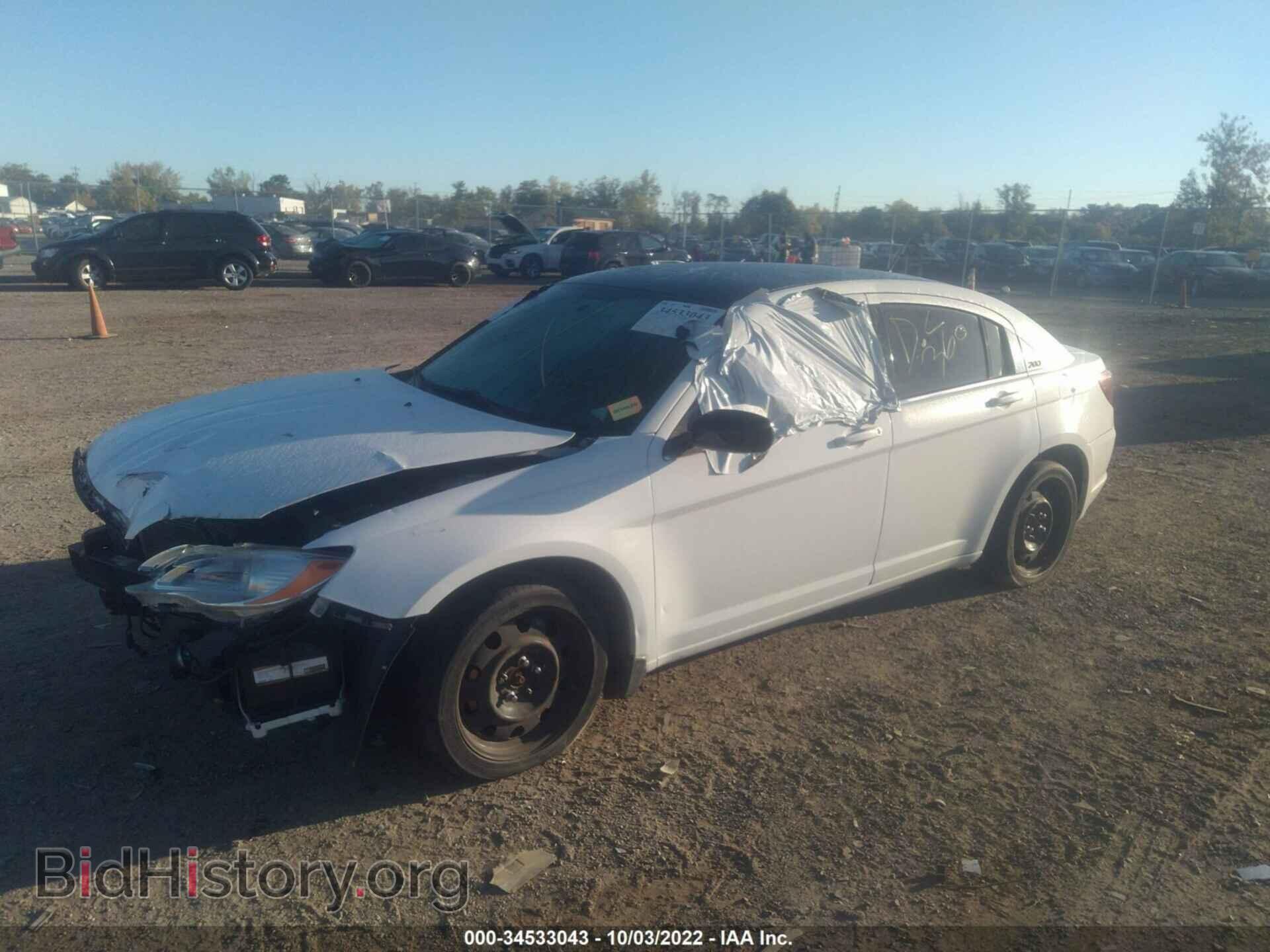 2013 CHRYSLER 200 - VIN: 1C3CCBAB5DN642467 - Photo 2