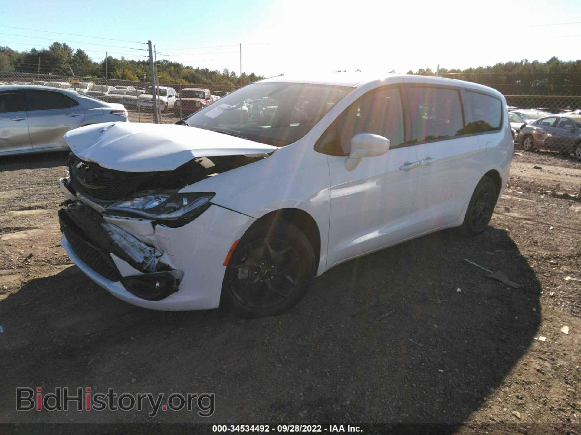 2020 CHRYSLER PACIFICA - VIN: 2C4RC1FG1LR116617 - Фото 2