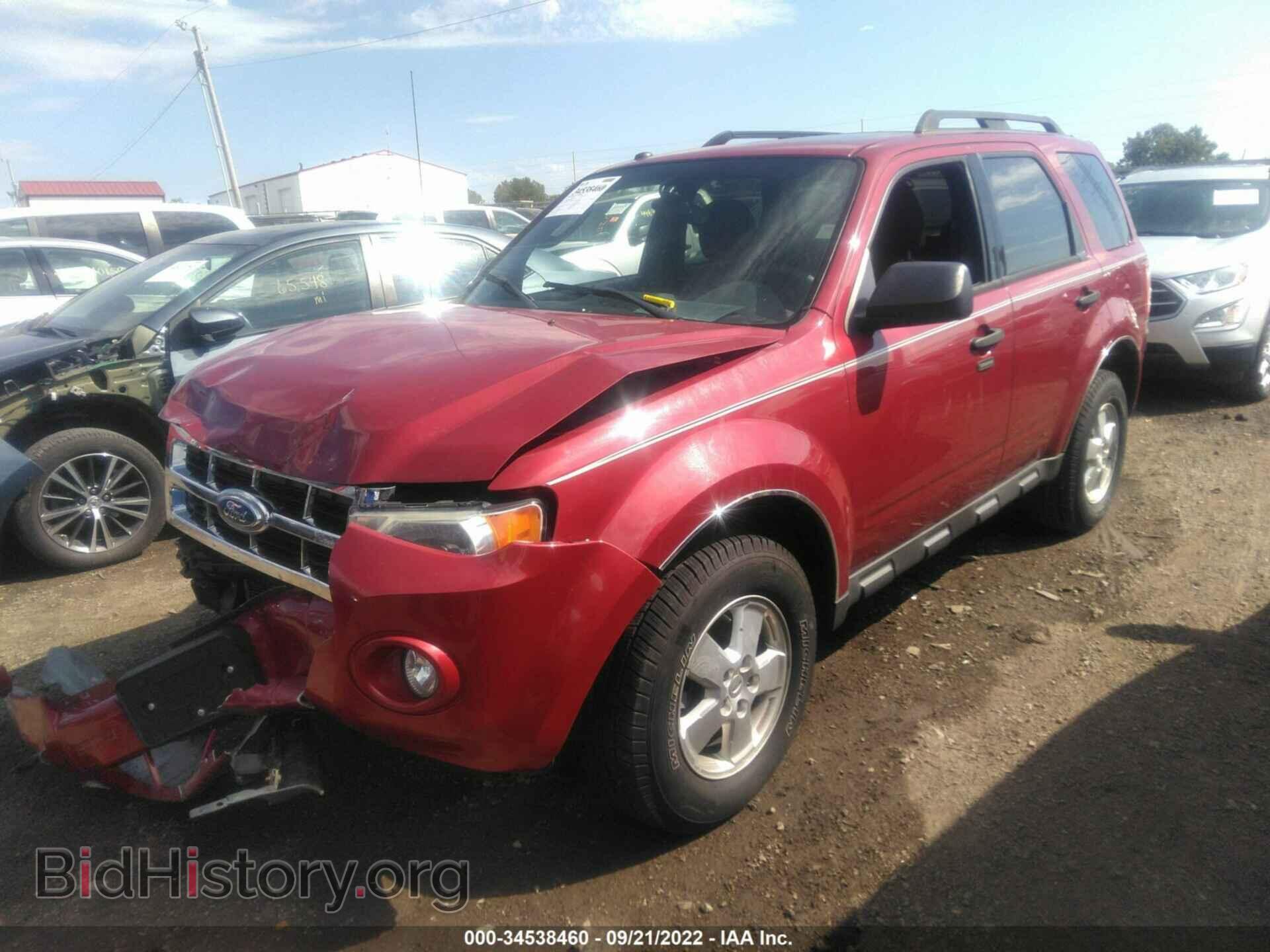 2011 FORD ESCAPE - VIN: 1FMCU9DG8BKB10570 - Фото 2