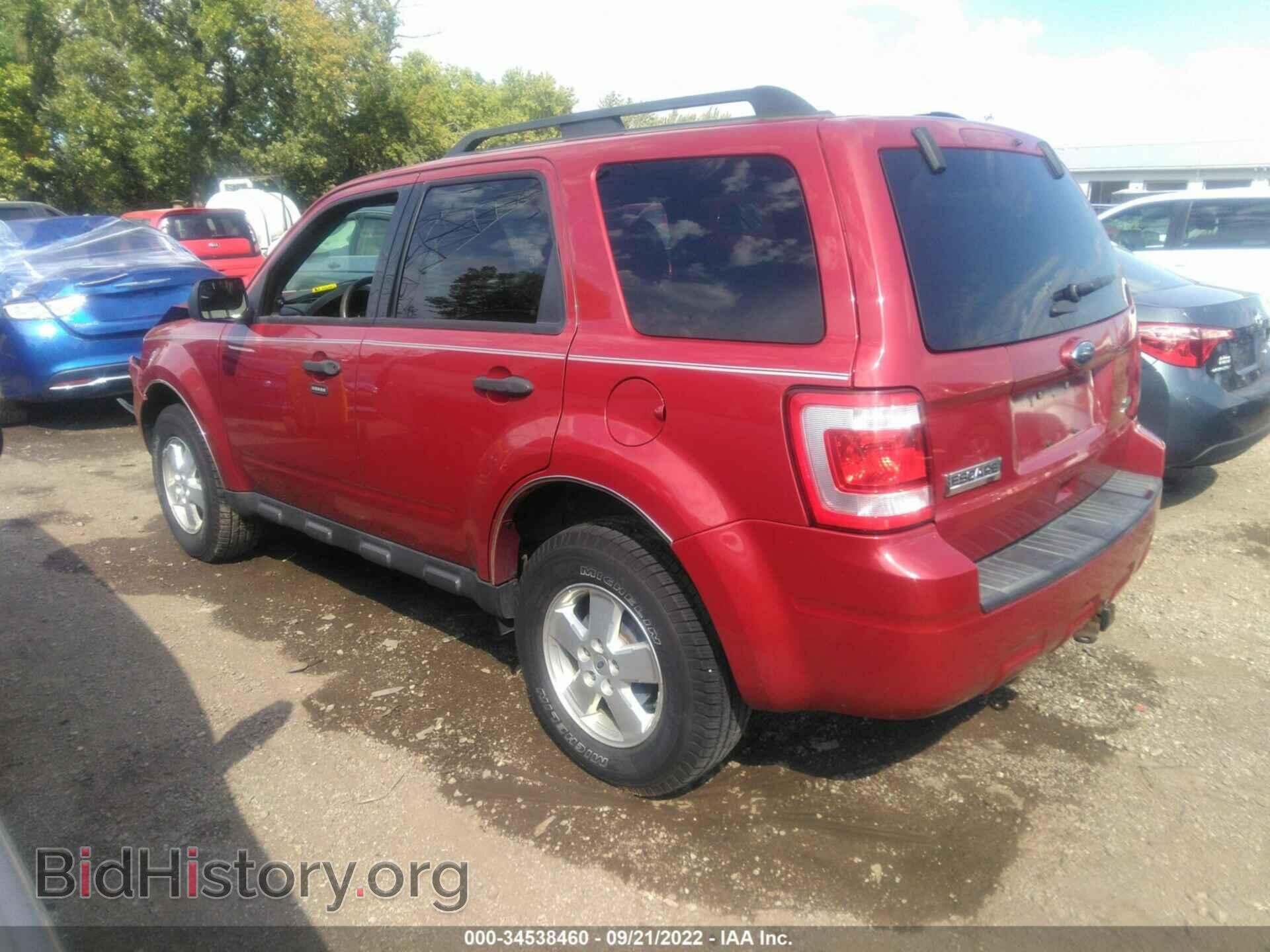 2011 FORD ESCAPE - VIN: 1FMCU9DG8BKB10570 - Фото 3