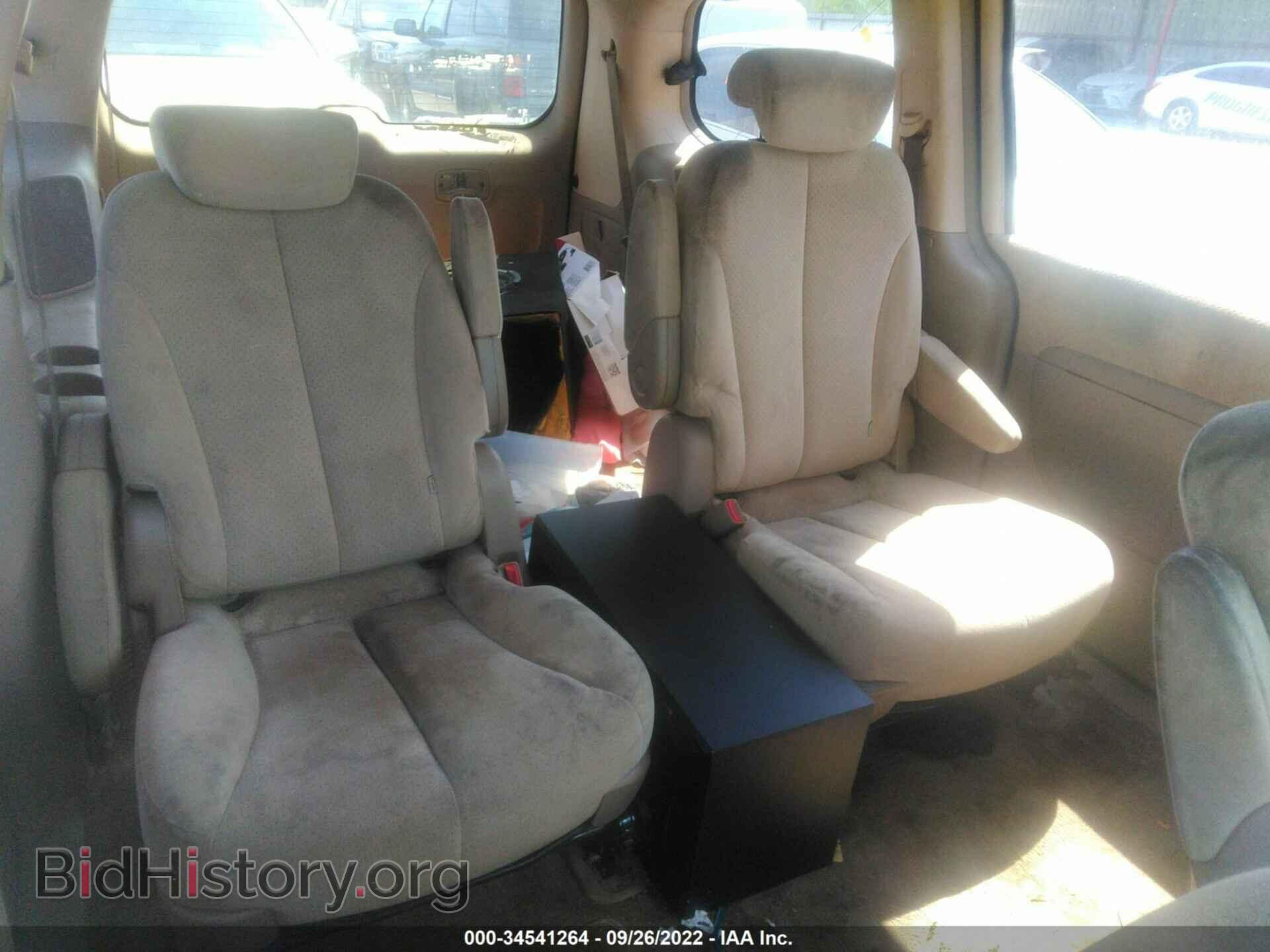 2007 HYUNDAI ENTOURAGE - VIN: KNDMC233X76012755 - Фото 8