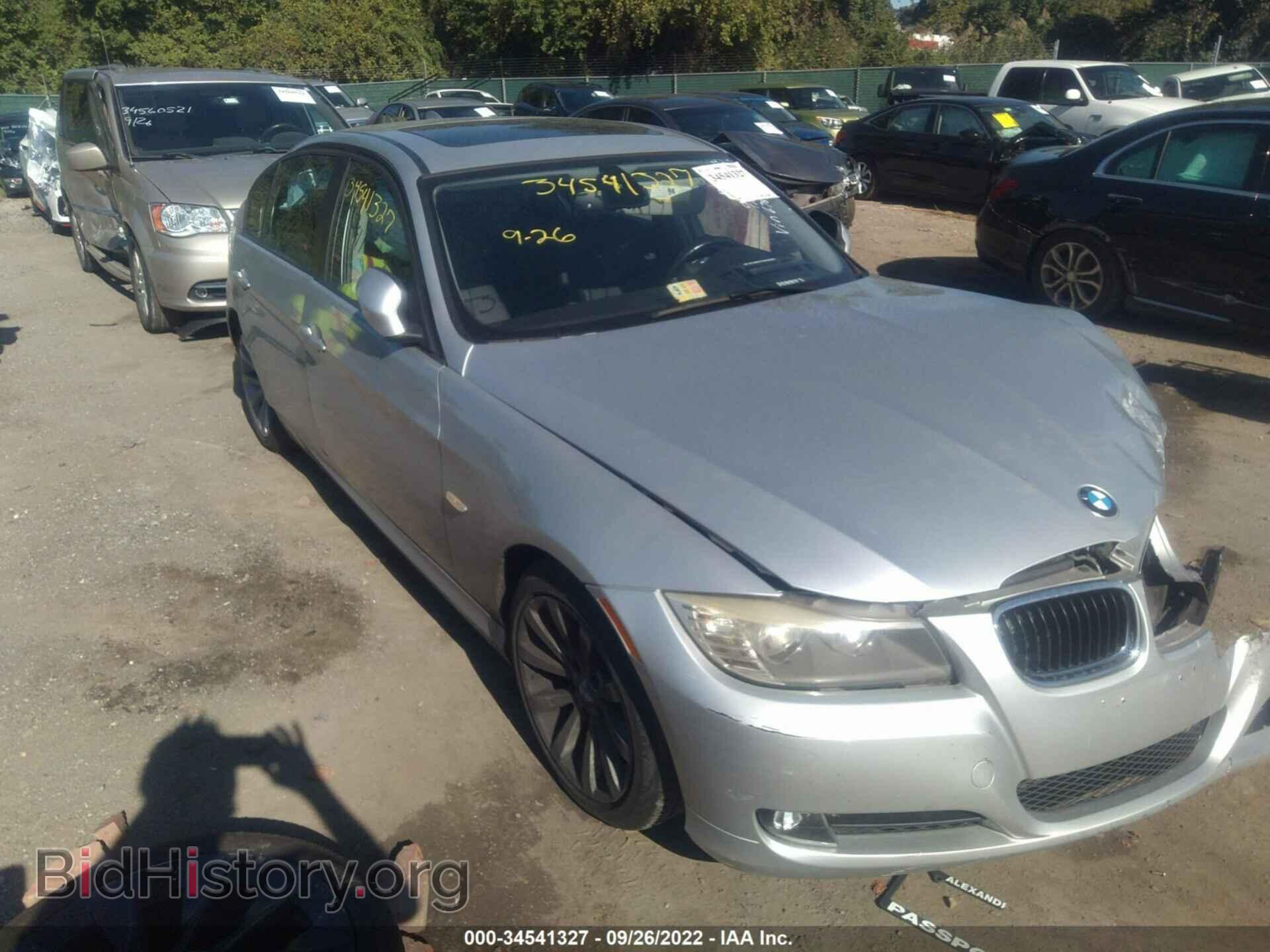 Фотография WBAPH7C54BE678423 - BMW 3 SERIES 2011