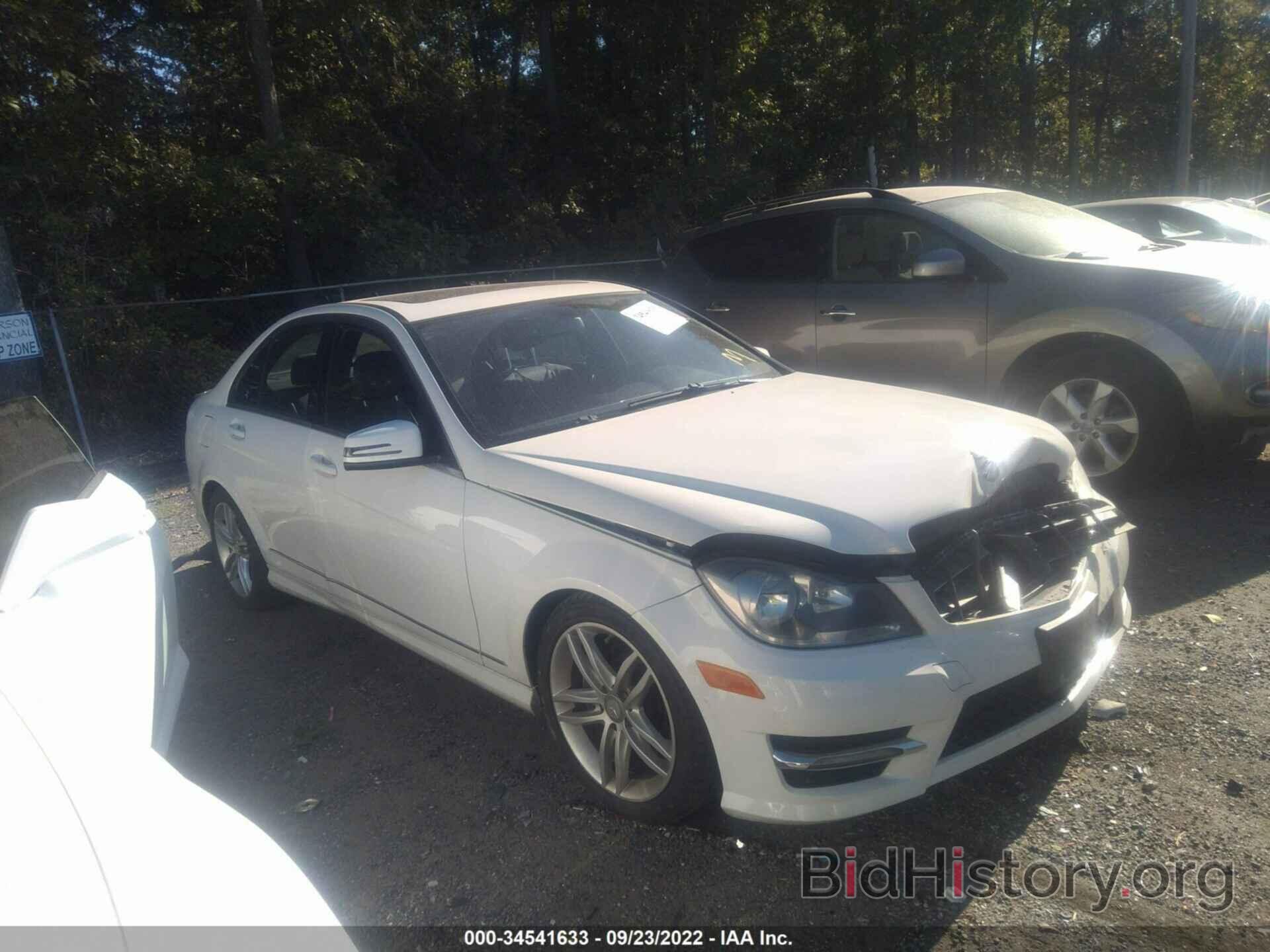 Photo WDDGF8BB4CR218992 - MERCEDES-BENZ C-CLASS 2012