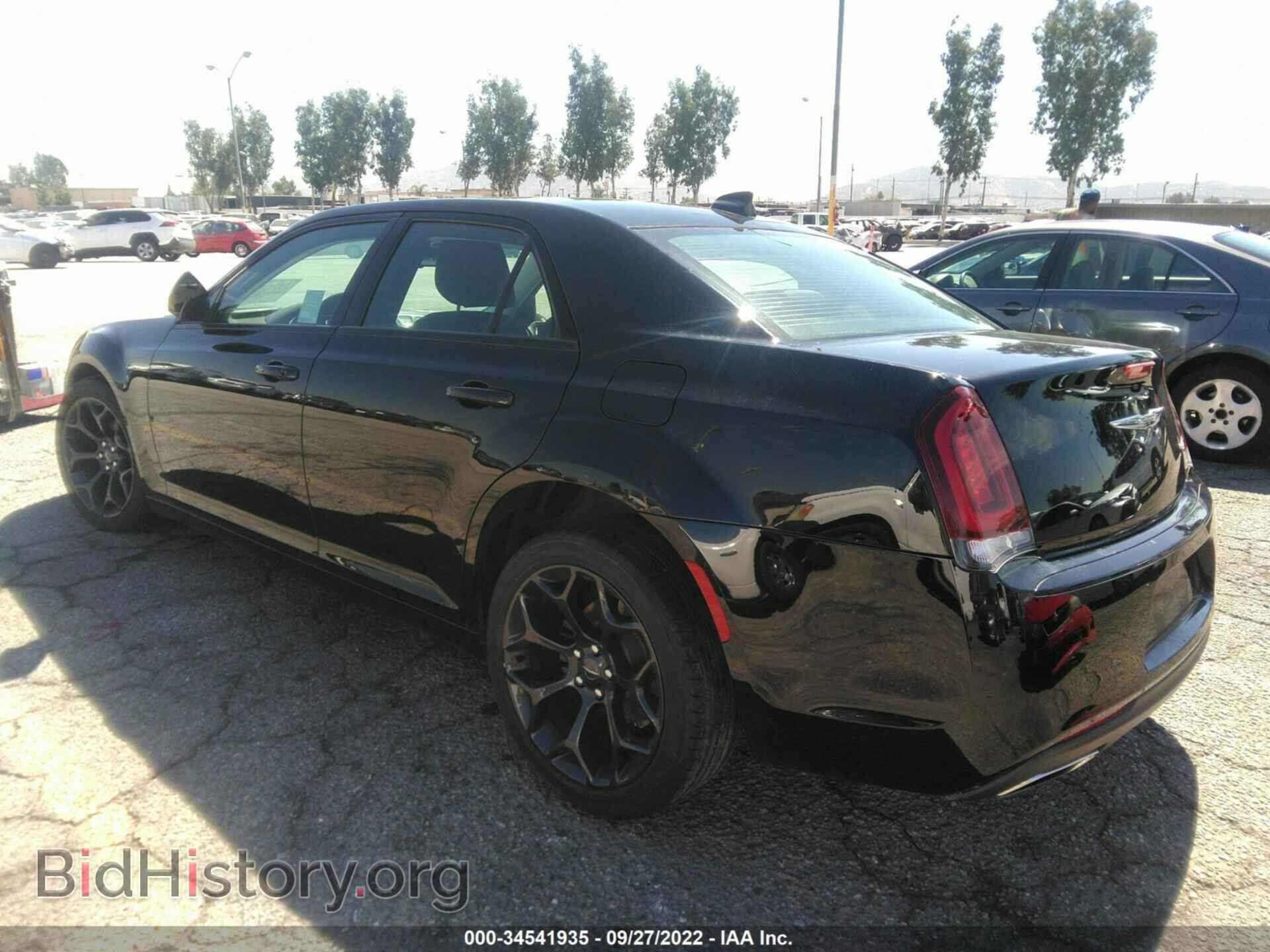 2019 CHRYSLER 300 - VIN: 2C3CCAAG8KH738671 - Фото 3