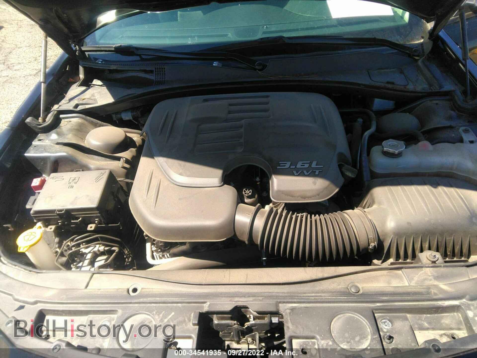2019 CHRYSLER 300 - VIN: 2C3CCAAG8KH738671 - Фото 10