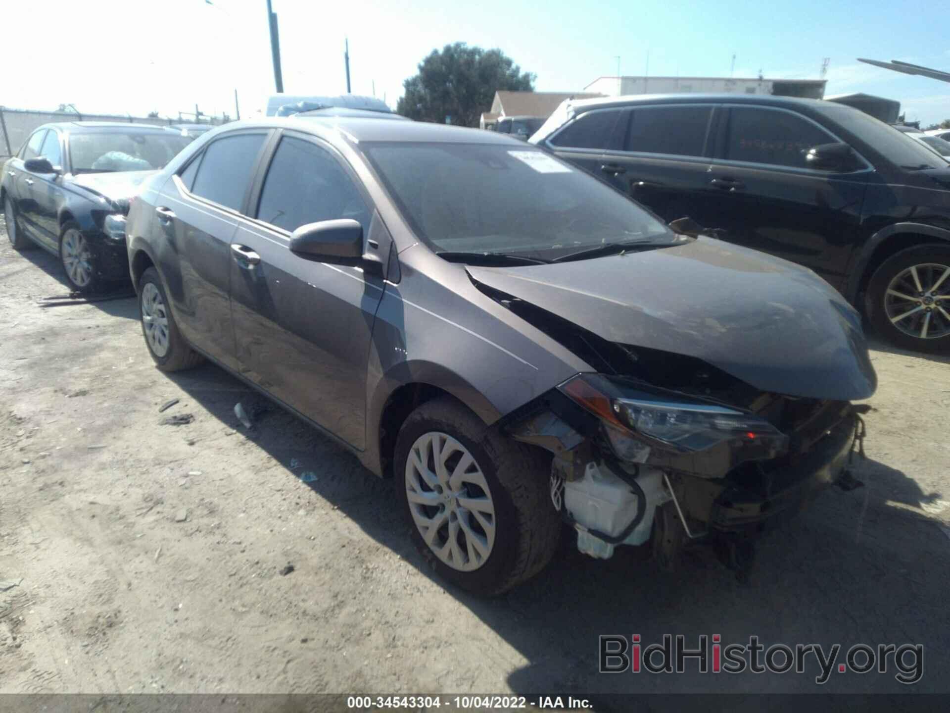 Photo 5YFBURHE4JP771327 - TOYOTA COROLLA 2018