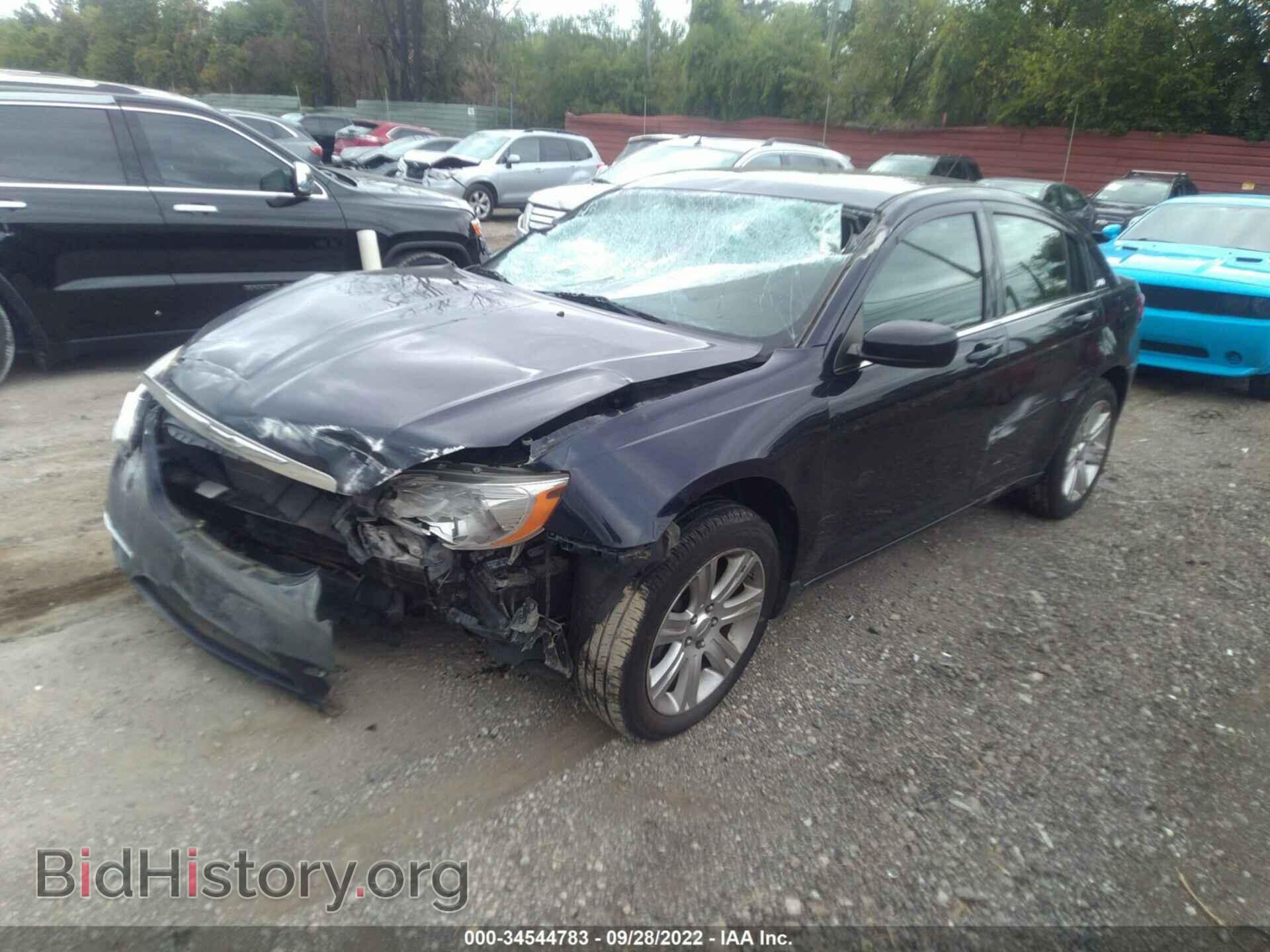 2011 CHRYSLER 200 - VIN: 1C3BC1FB5BN594397 - Фото 2