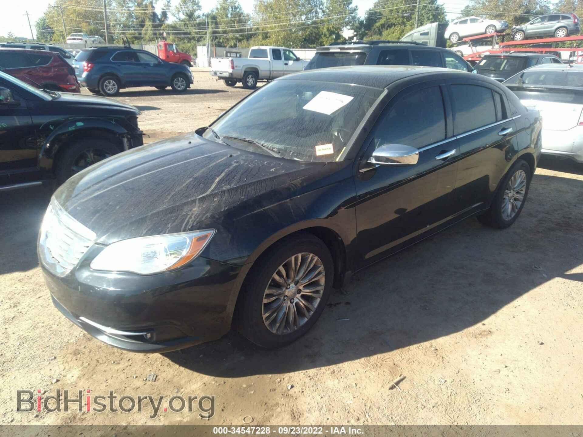 2013 CHRYSLER 200 - VIN: 1C3CCBCG3DN579698 - Фото 2