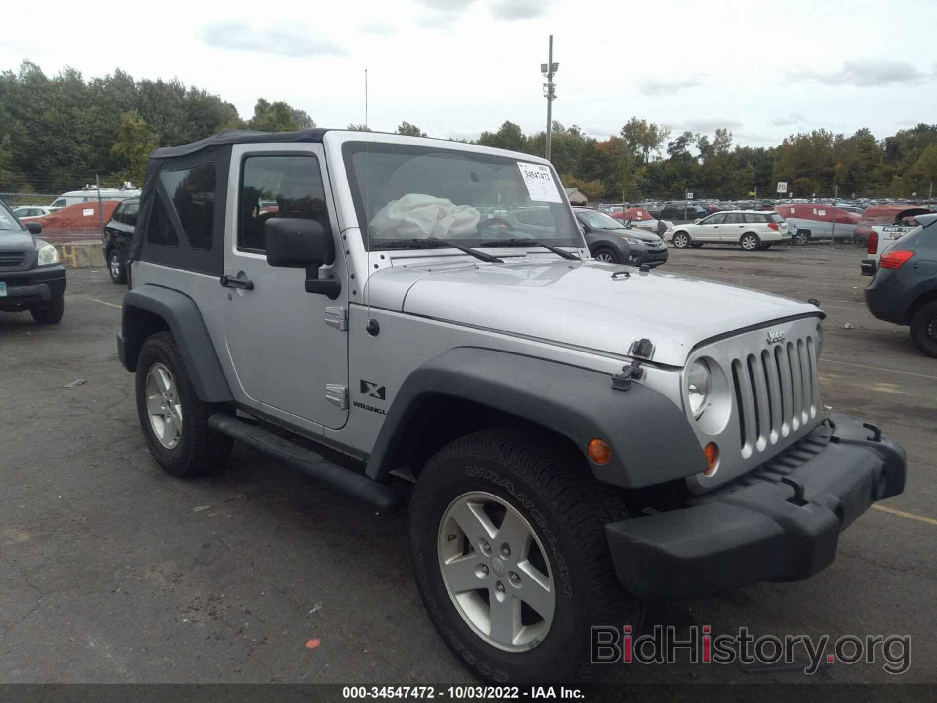 Photo 1J4FA24128L517231 - JEEP WRANGLER 2008