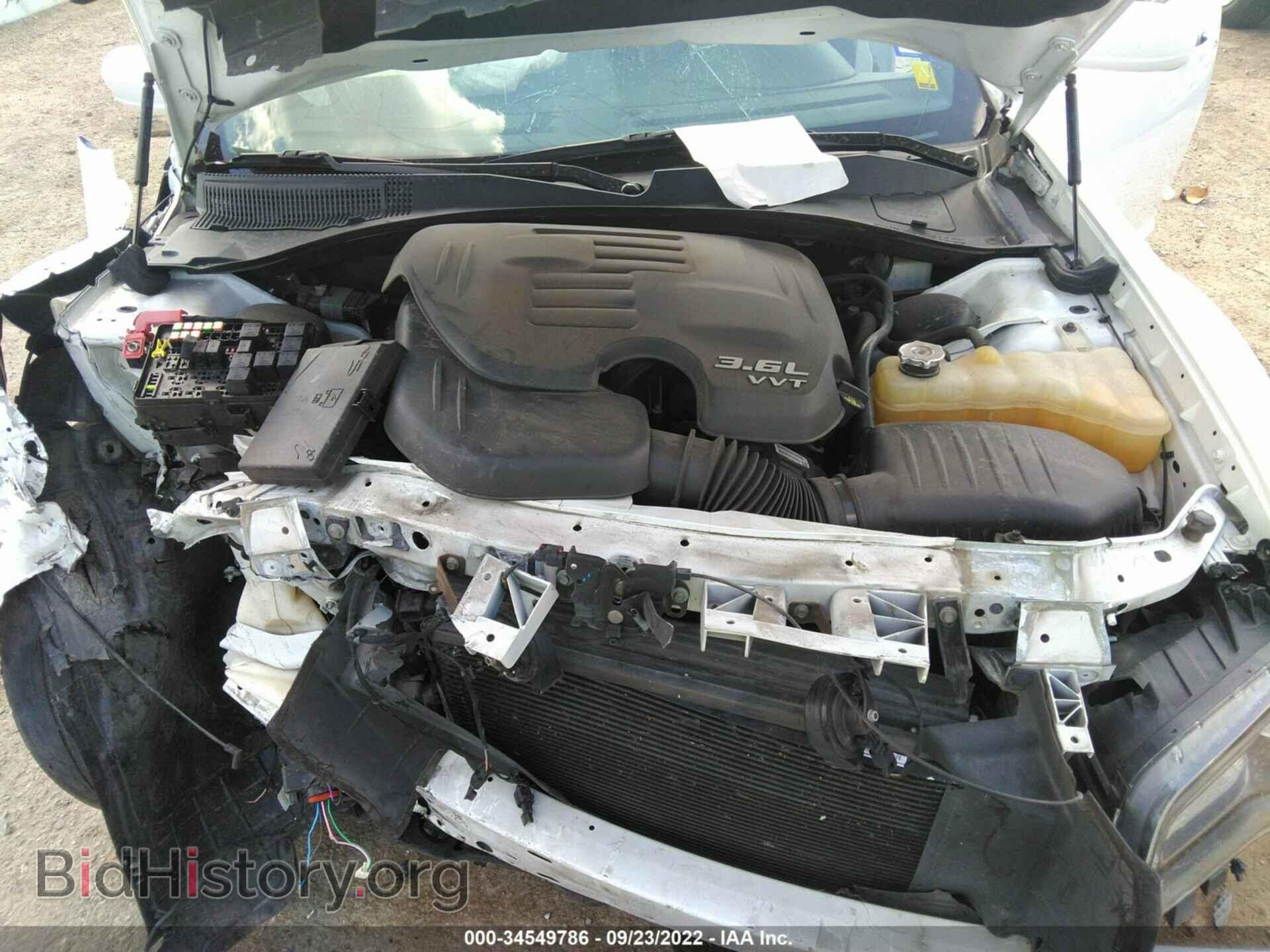2019 CHRYSLER 300 - VIN: 2C3CCABG9KH555505 - Фото 10