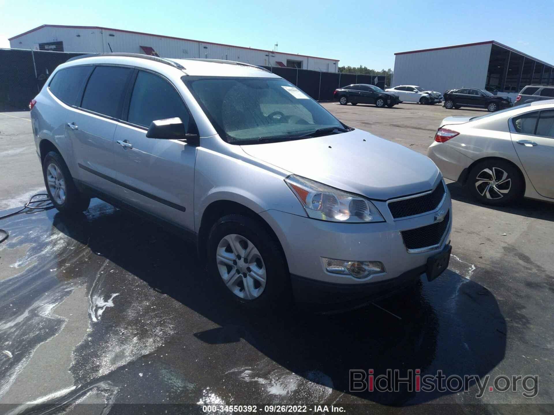 Photo 1GNKVFED4BJ368873 - CHEVROLET TRAVERSE 2011