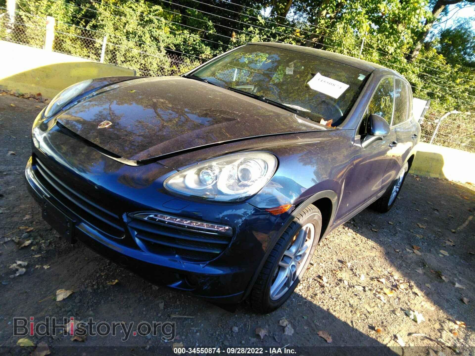 2011 PORSCHE CAYENNE - VIN: WP1AB2A25BLA44408 - Photo 2