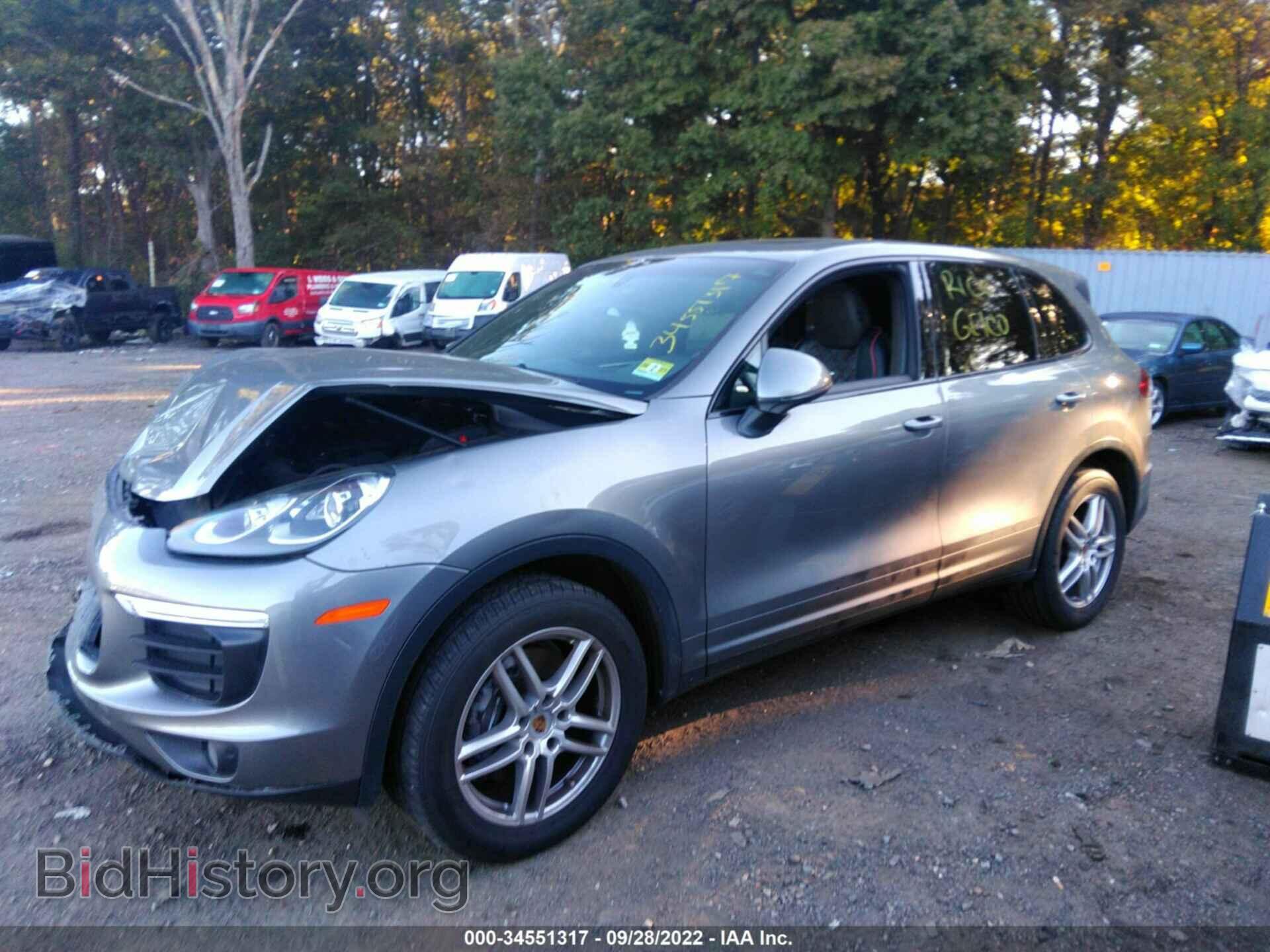 2016 PORSCHE CAYENNE - VIN: WP1AA2A22GKA37092 - Photo 2