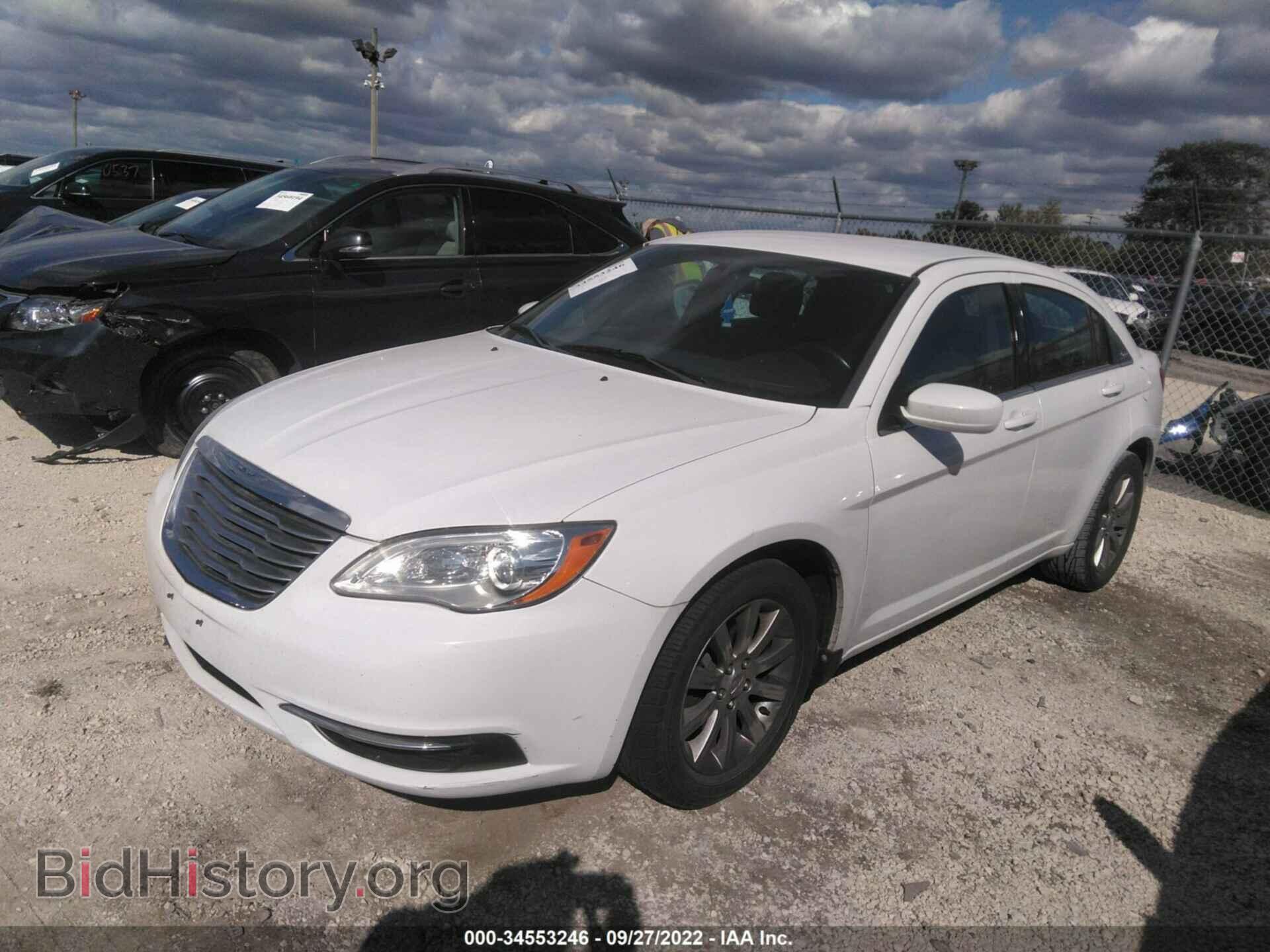 2013 CHRYSLER 200 - VIN: 1C3CCBBB8DN651677 - Photo 2