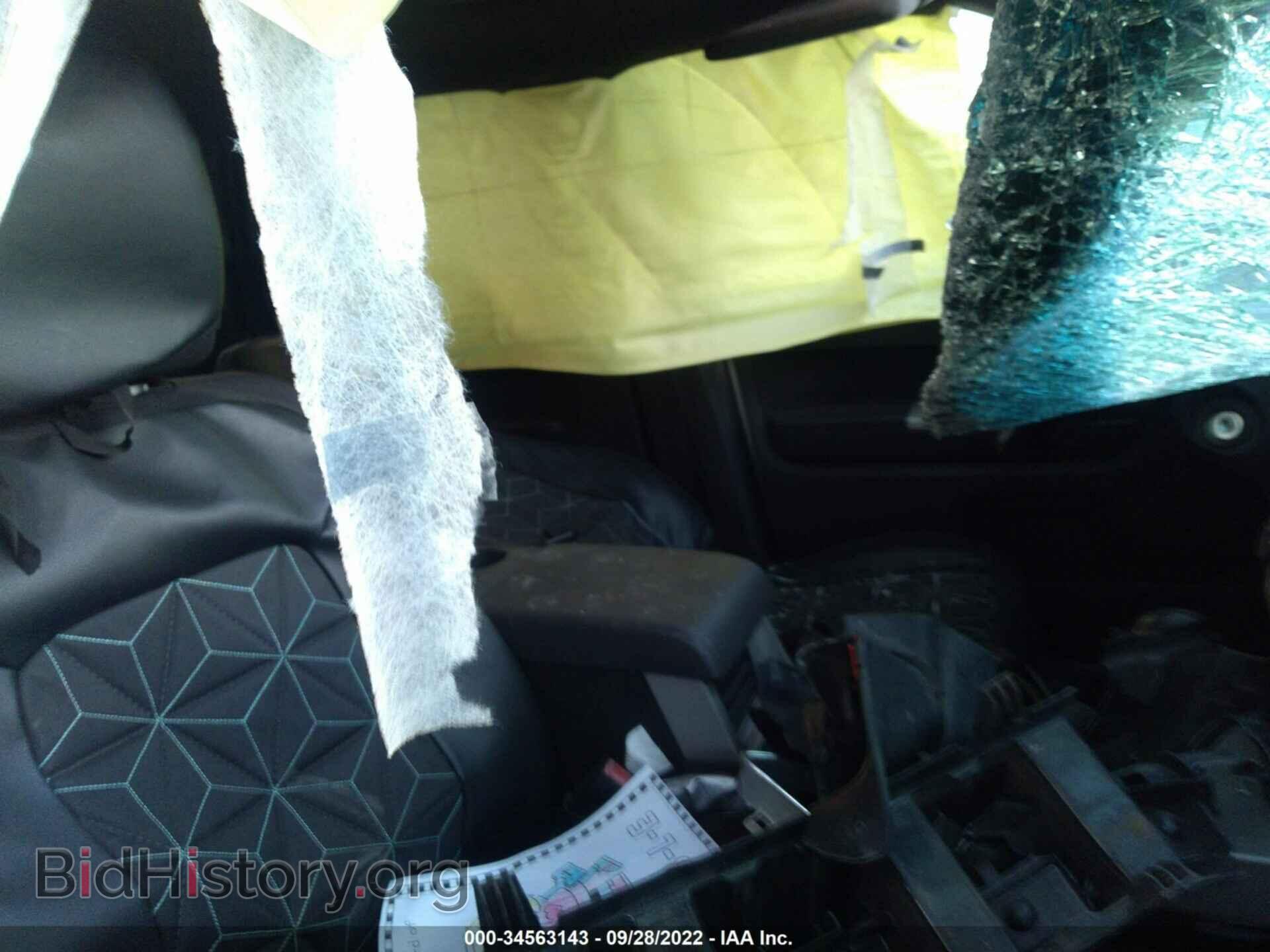 2010 FORD ESCAPE - VIN: 1FMCU0DG4AKB20586 - Photo 5