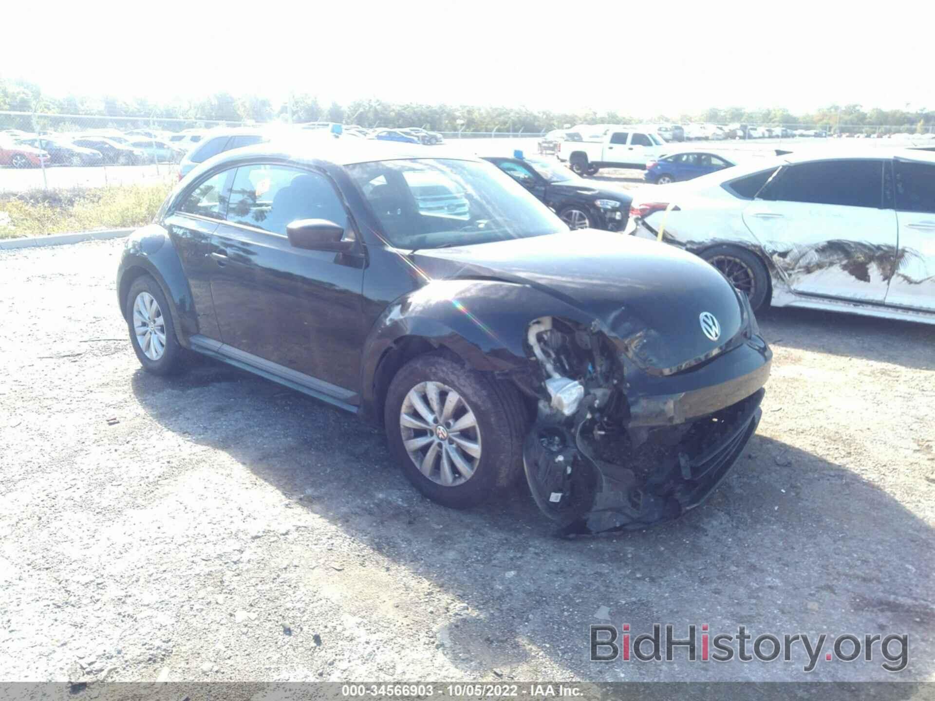 Photo 3VWFP7AT4EM606264 - VOLKSWAGEN BEETLE COUPE 2014
