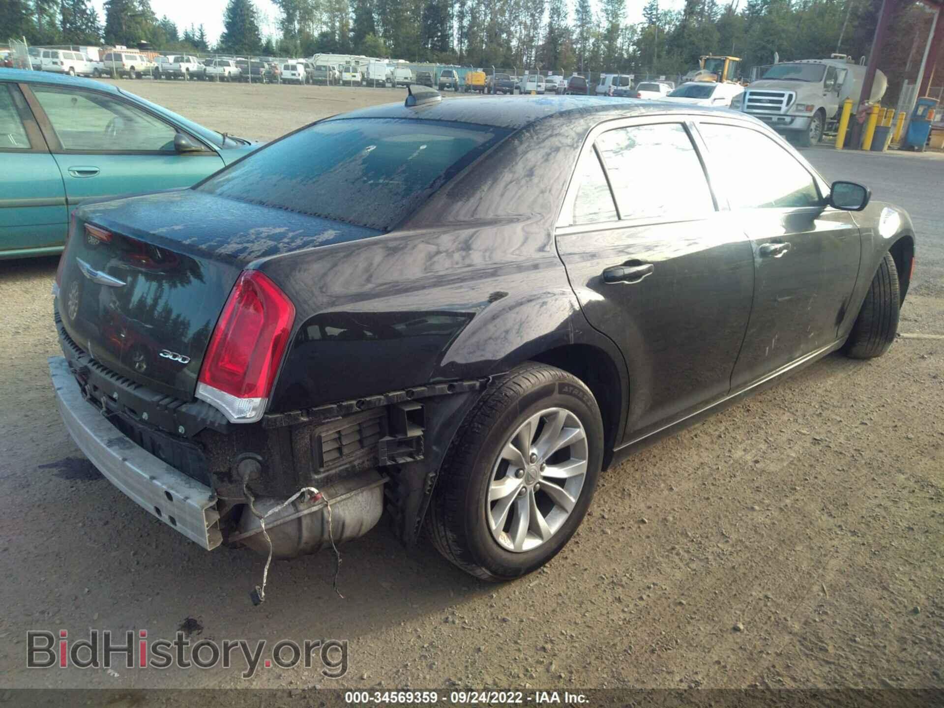 2019 CHRYSLER 300 - VIN: 2C3CCAAG0KH758087 - Фото 4
