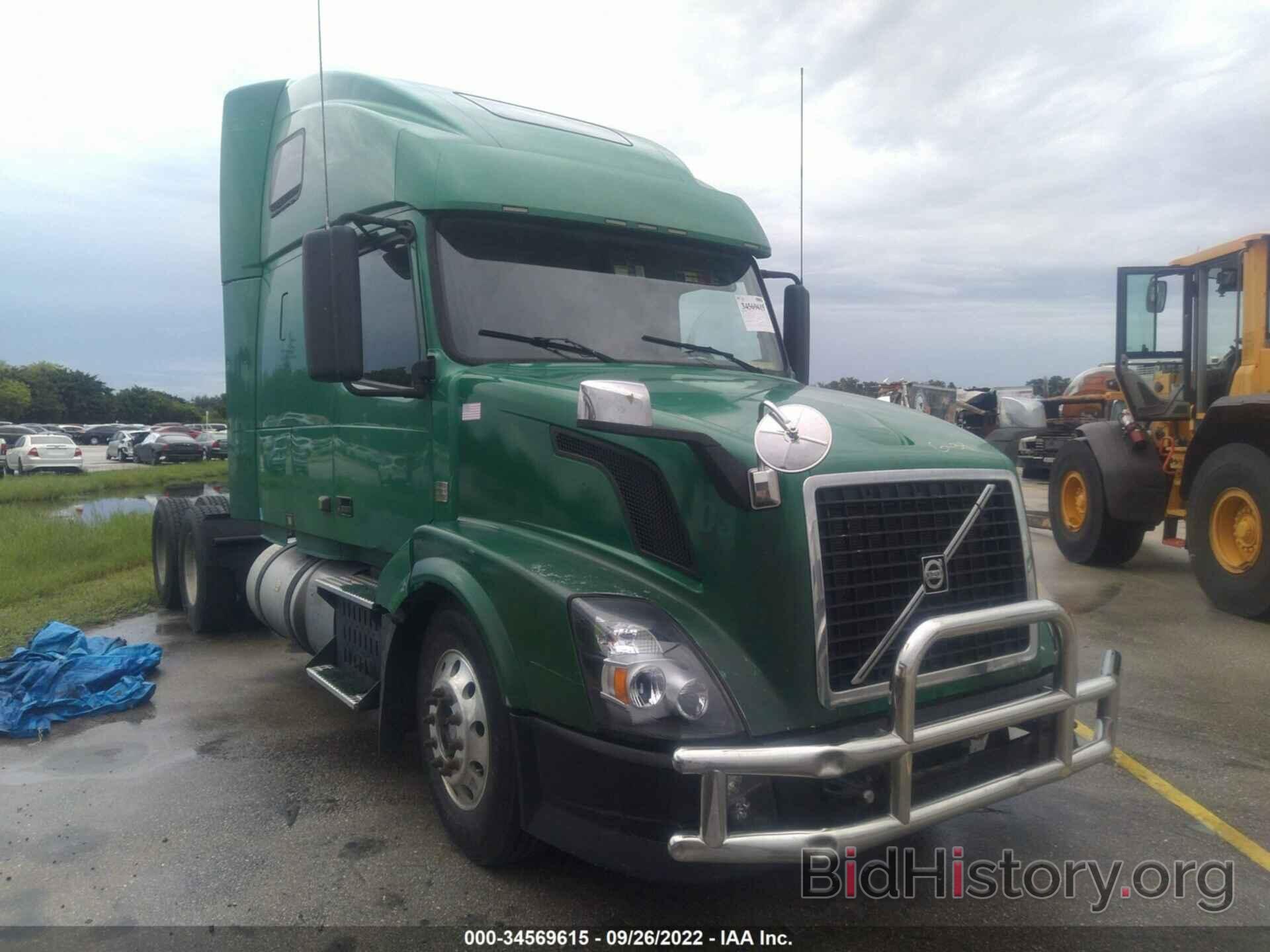 Photo 4V4NC9EJ2BN533853 - VOLVO VN 2011