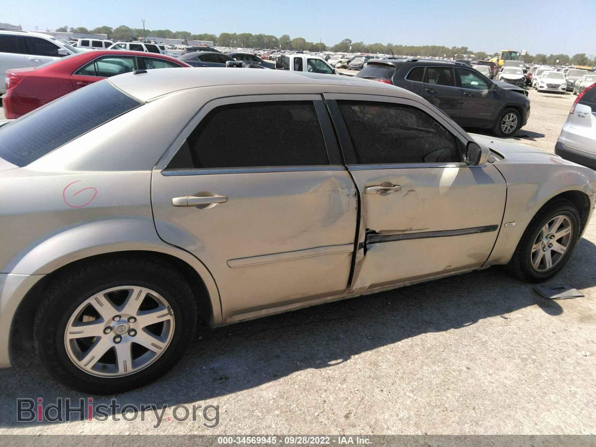 2006 CHRYSLER 300 - VIN: 2C3KA53G86H352344 - Фото 6