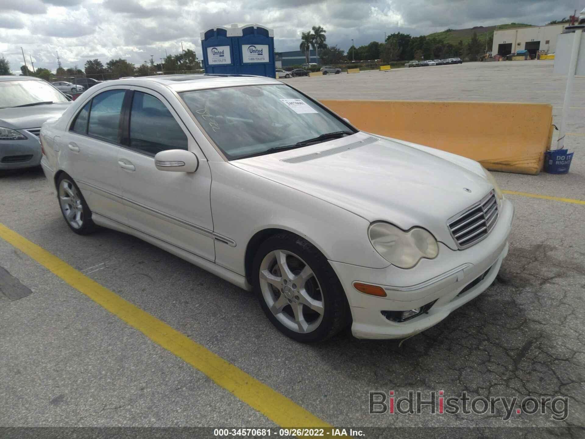 Photo WDBRF52H17F917475 - MERCEDES-BENZ C-CLASS 2007