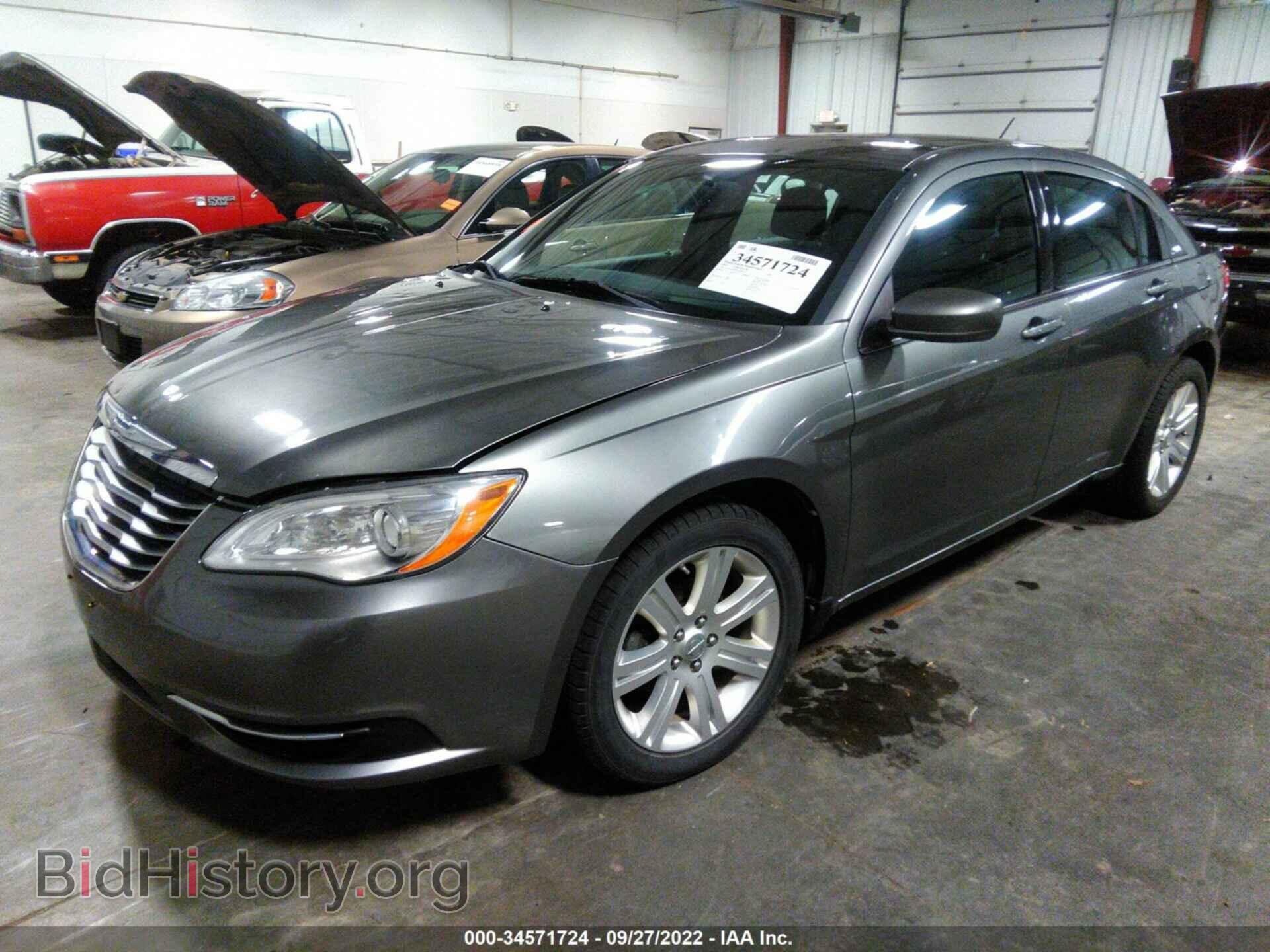 2013 CHRYSLER 200 - VIN: 1C3CCBABXDN648183 - Фото 2