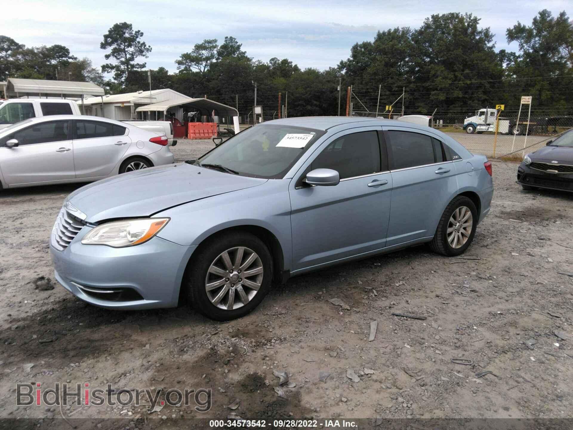 2013 CHRYSLER 200 - VIN: 1C3CCBBB8DN687224 - Photo 2