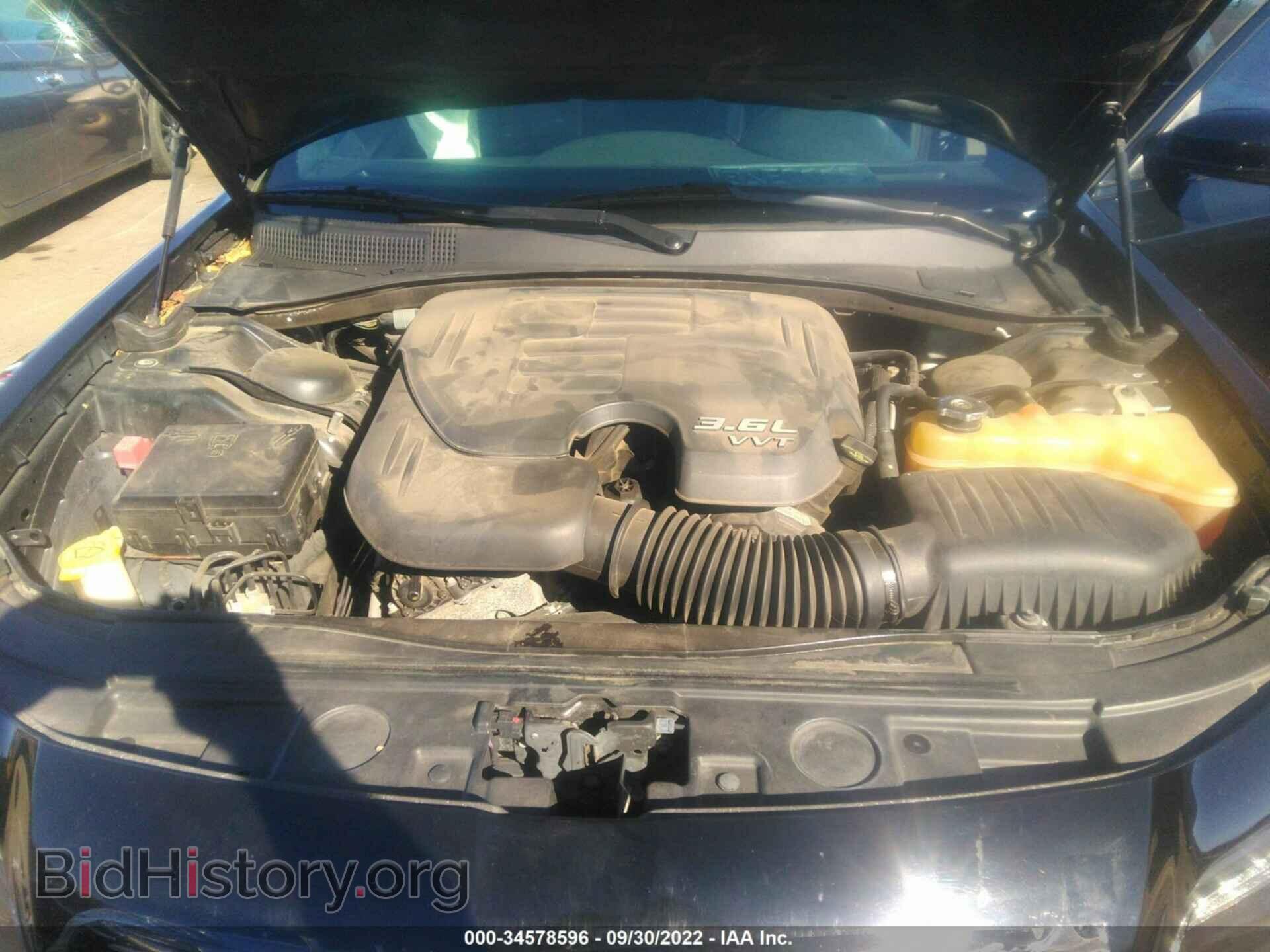 2014 CHRYSLER 300 - VIN: 2C3CCABG8EH373279 - Фото 10