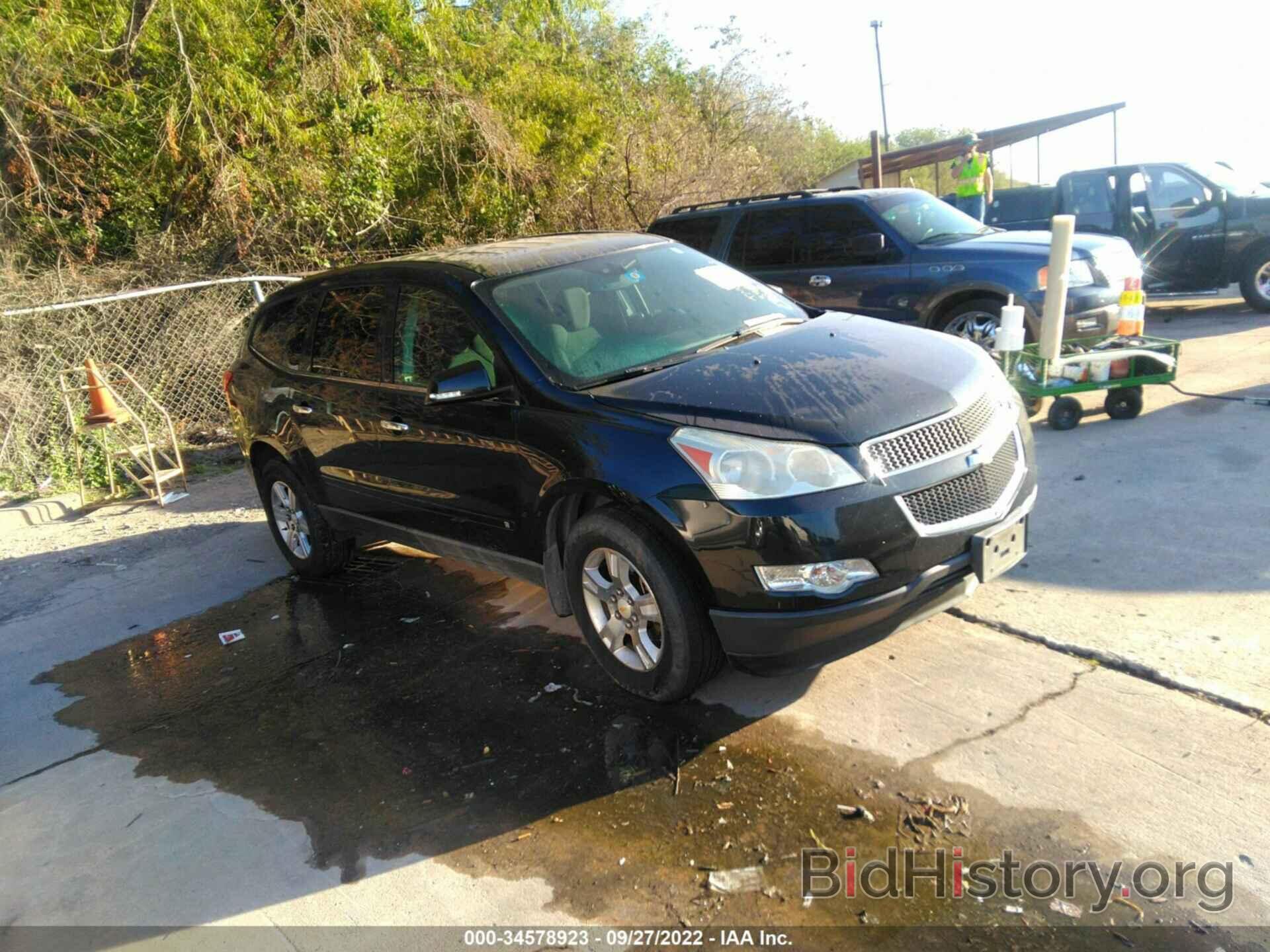 Photo 1GNLRGED0AS127447 - CHEVROLET TRAVERSE 2010