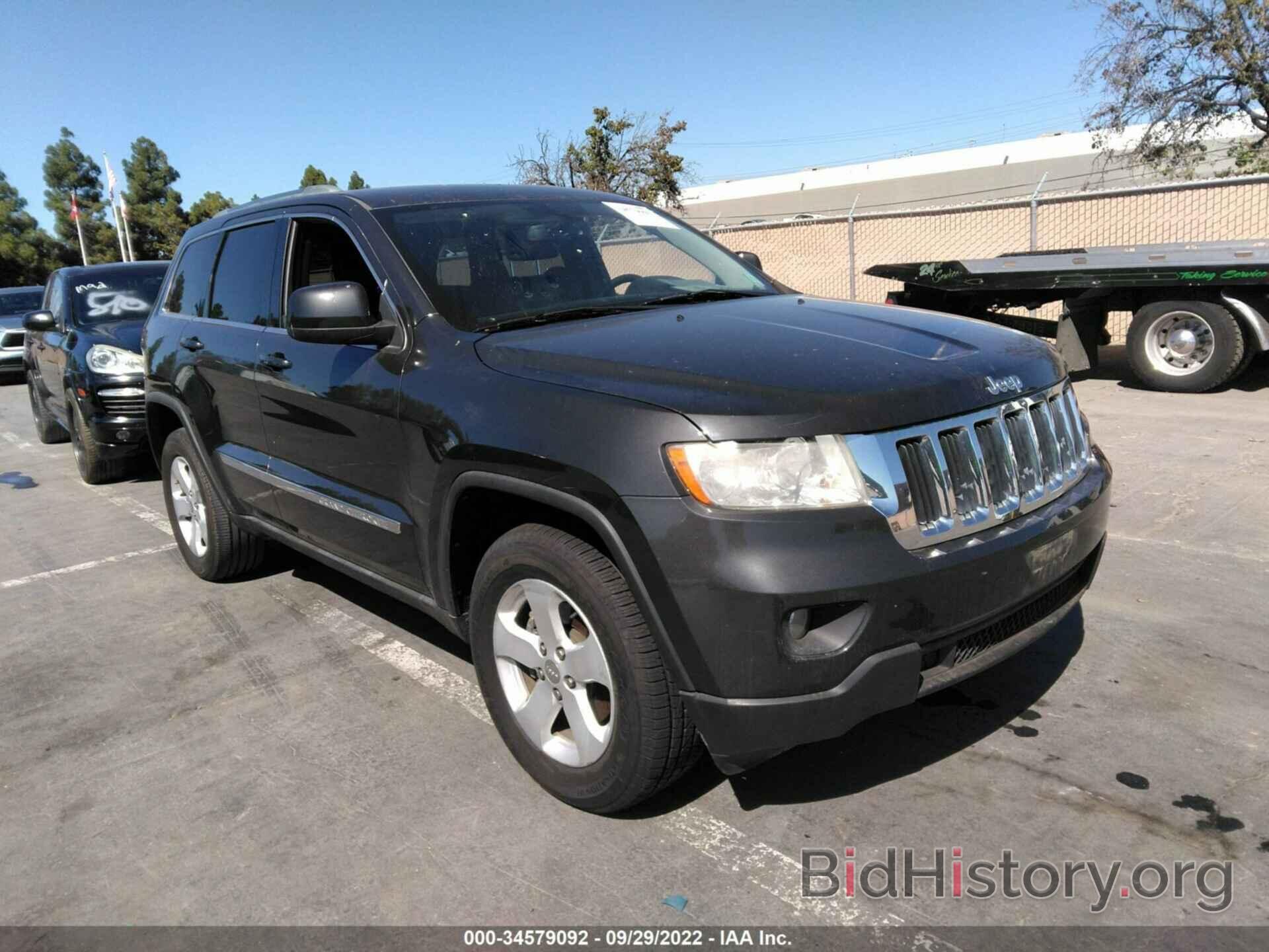 Photo 1J4RR4GG6BC735374 - JEEP GRAND CHEROKEE 2011