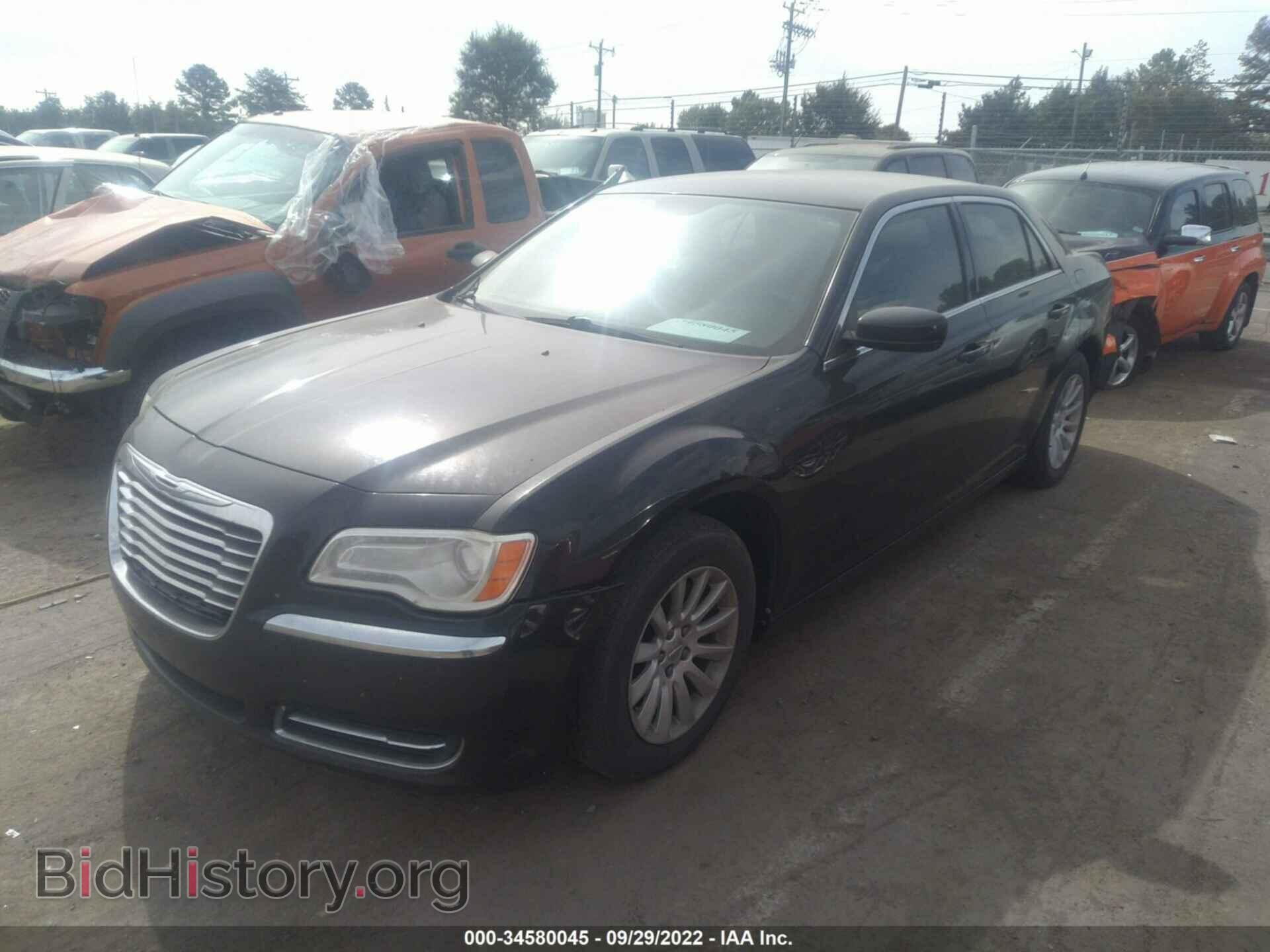 2012 CHRYSLER 300 - VIN: 2C3CCAAG0CH237940 - Фото 2